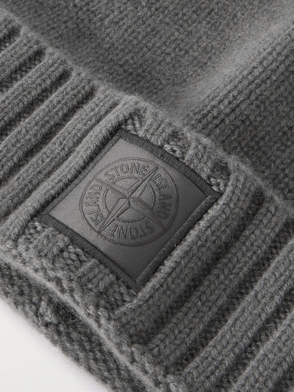 Stone Island Logo-appliquéd Cashmere Beanie In Gray