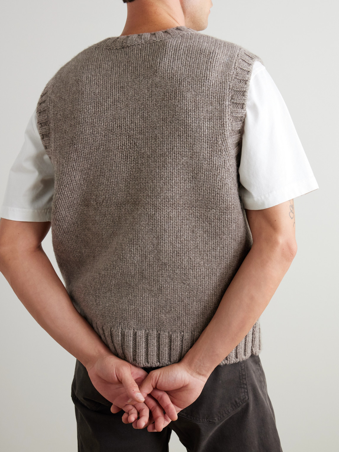 Frame Yak And Merino Wool-blend Sweater Vest In Gray