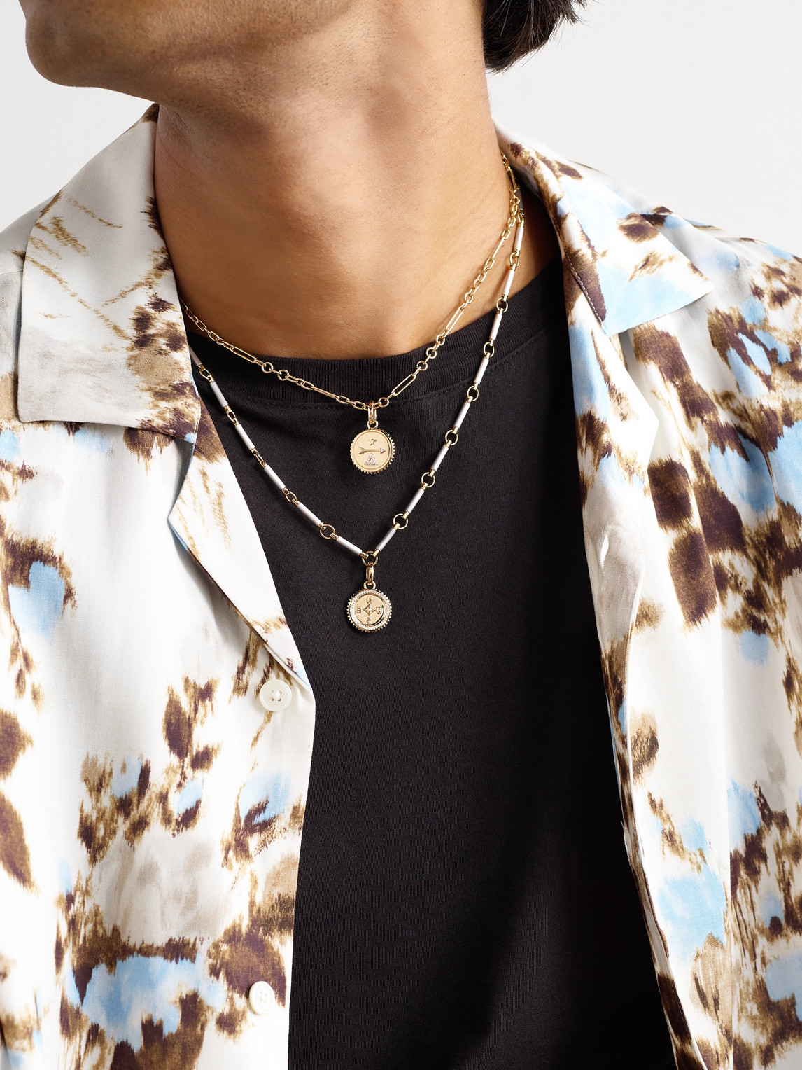 Foundrae Element Internal Compass Rhodium-plated 18-karat White And Yellow Gold Diamond Pendant Necklace In Gold