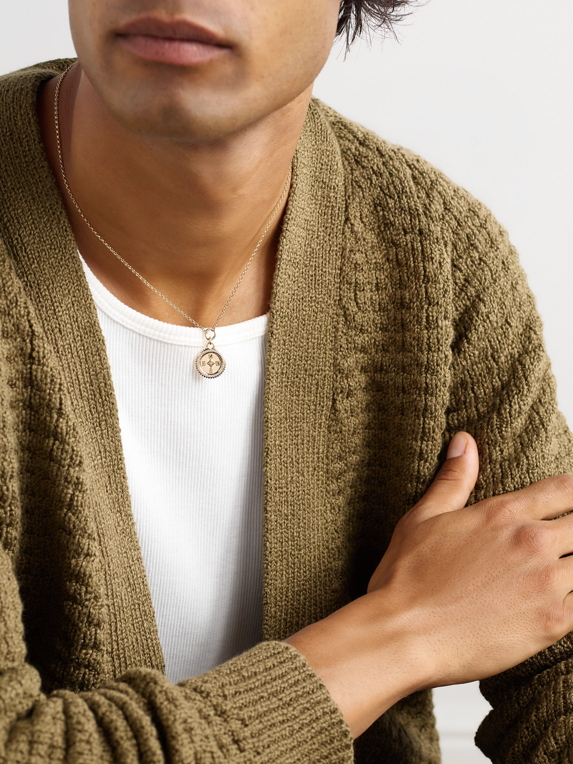 Foundrae Internal Compass 18-karat Gold Diamond Pendant Necklace In Gold
