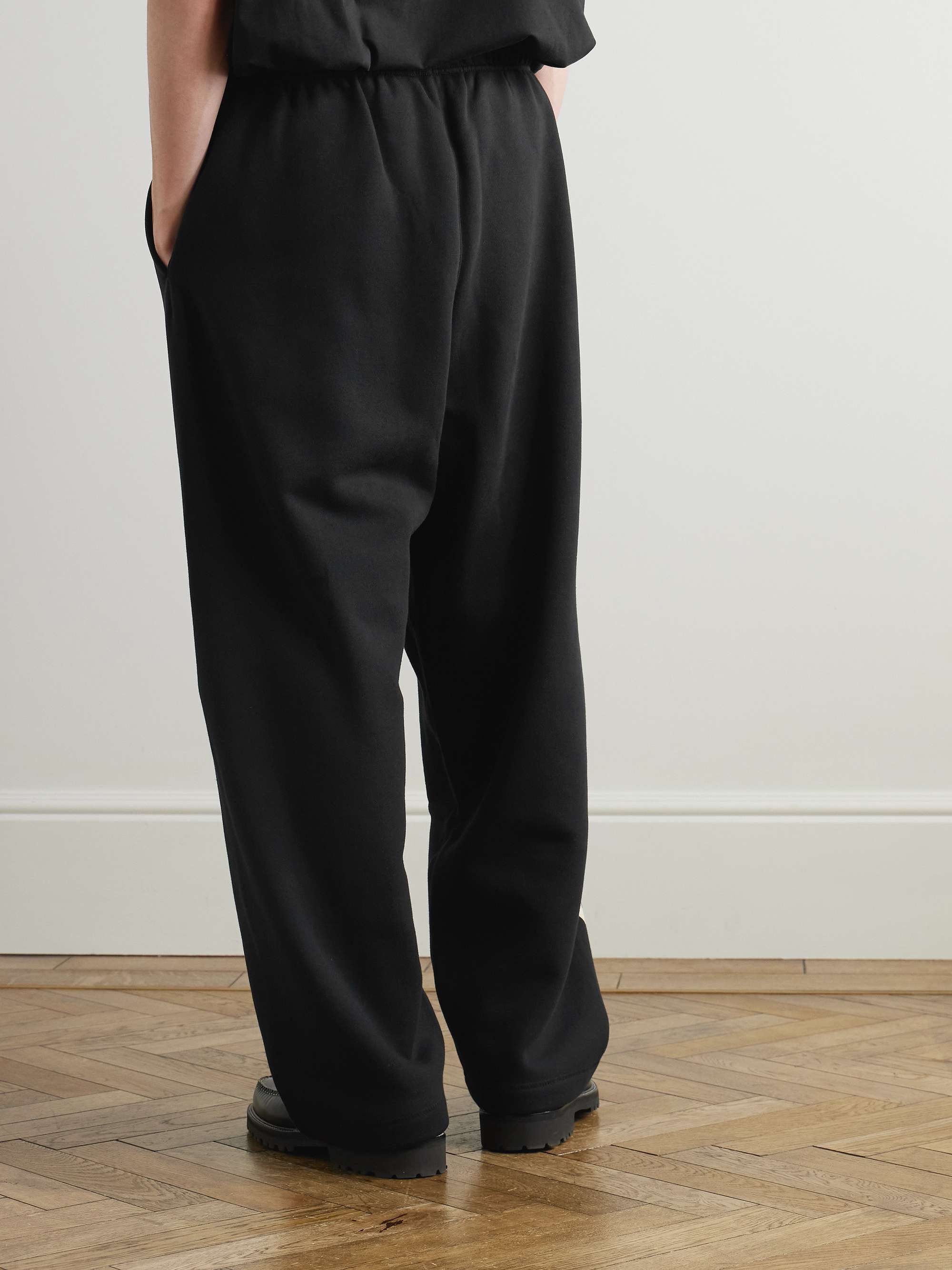 FEAR OF GOD ESSENTIALS 