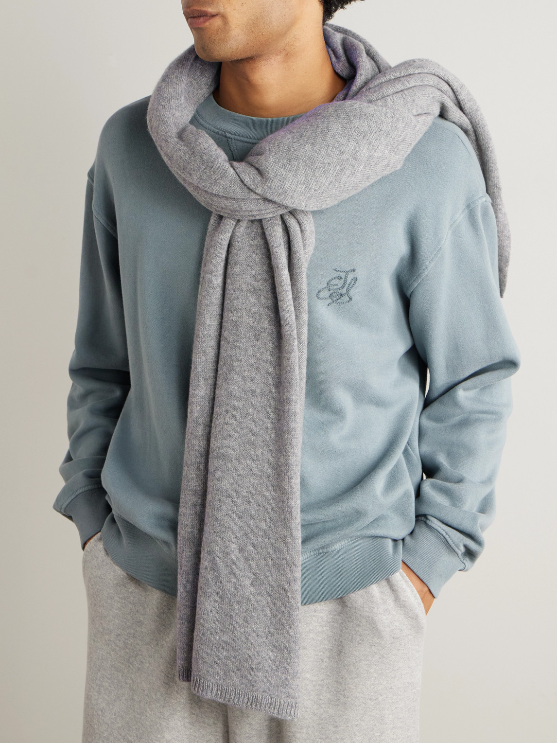 The Elder Statesman Tranquility Travel Cashmere Scarf In Gray