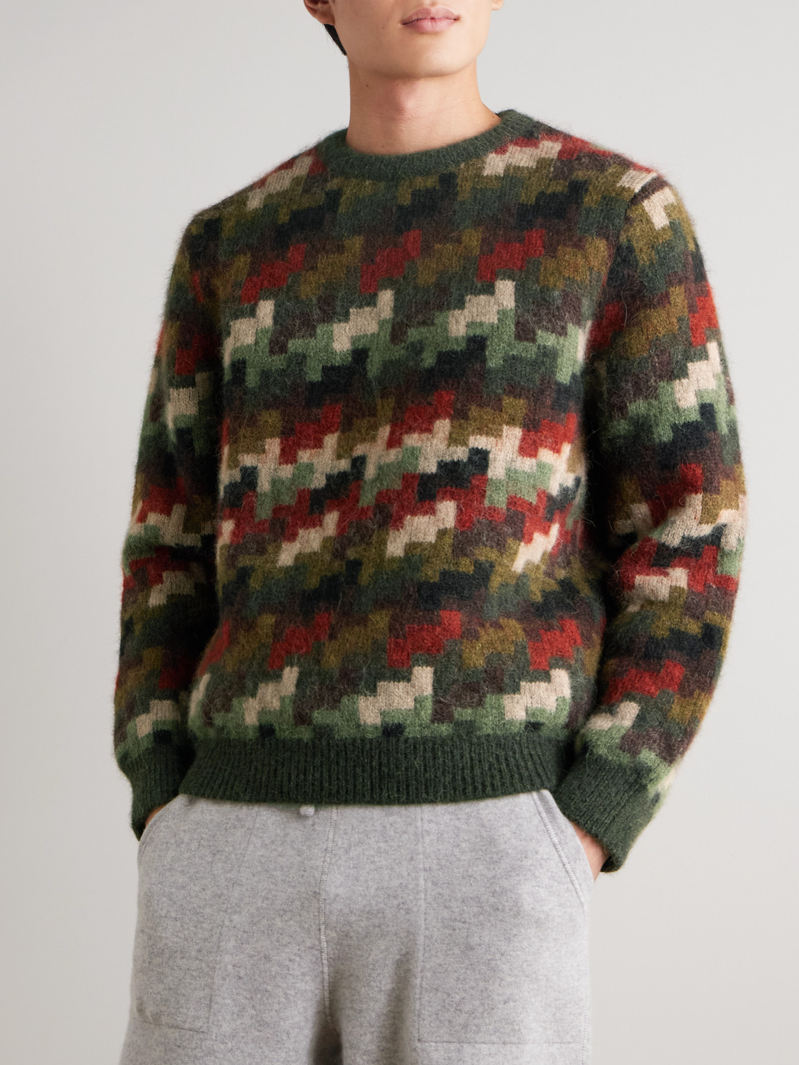 Aimé Leon Dore Camouflage-print Houndstooth Alpaca-blend Sweater In Gray