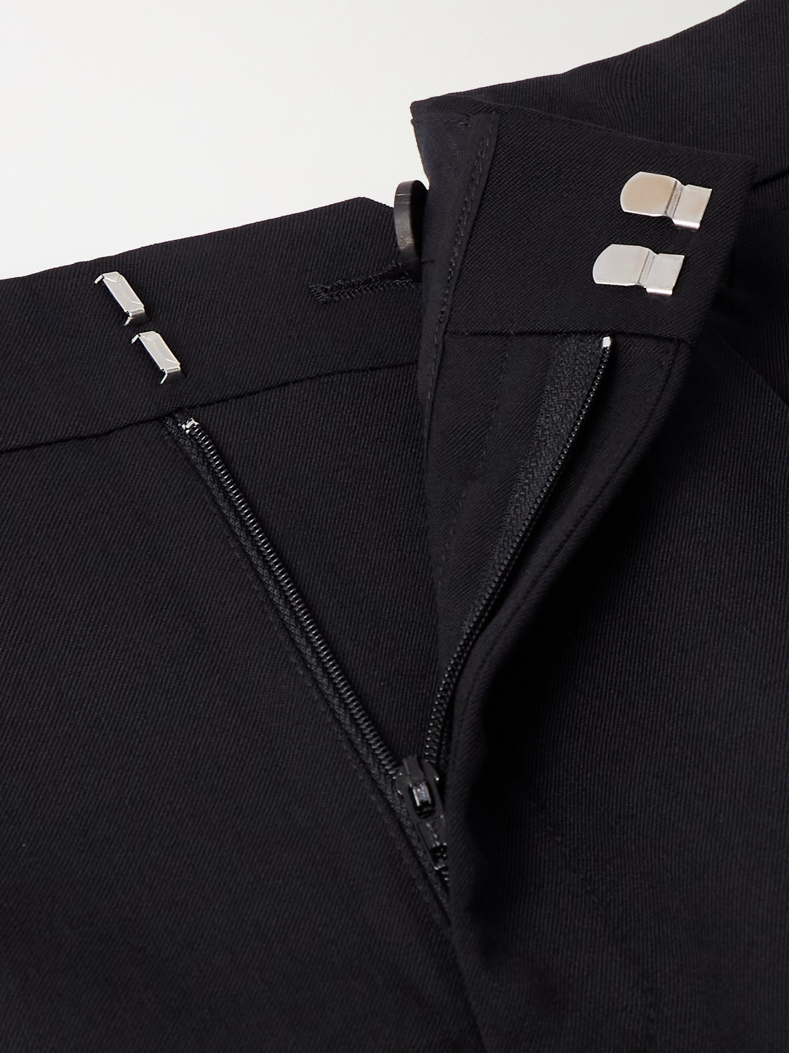 Jacquemus Ovalu Straight-leg Pleated Wool-blend Twill Shorts In Black