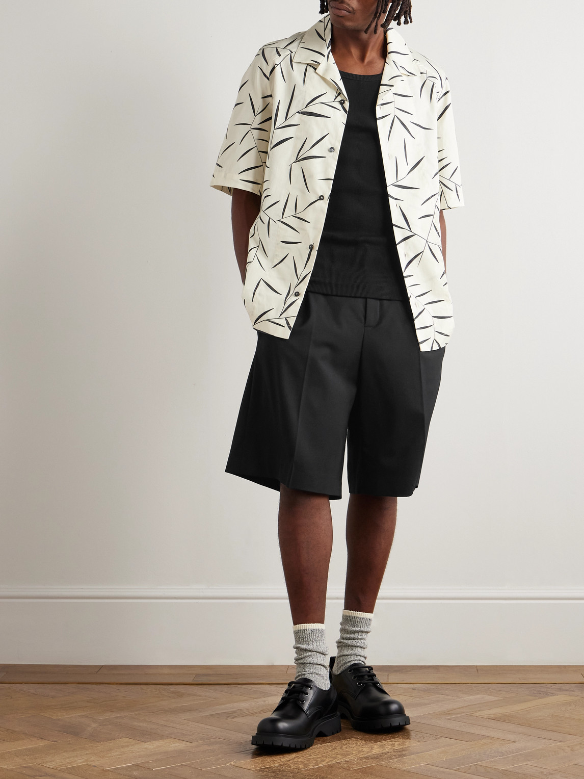 Jacquemus Ovalu Straight-leg Pleated Wool-blend Twill Shorts In Black