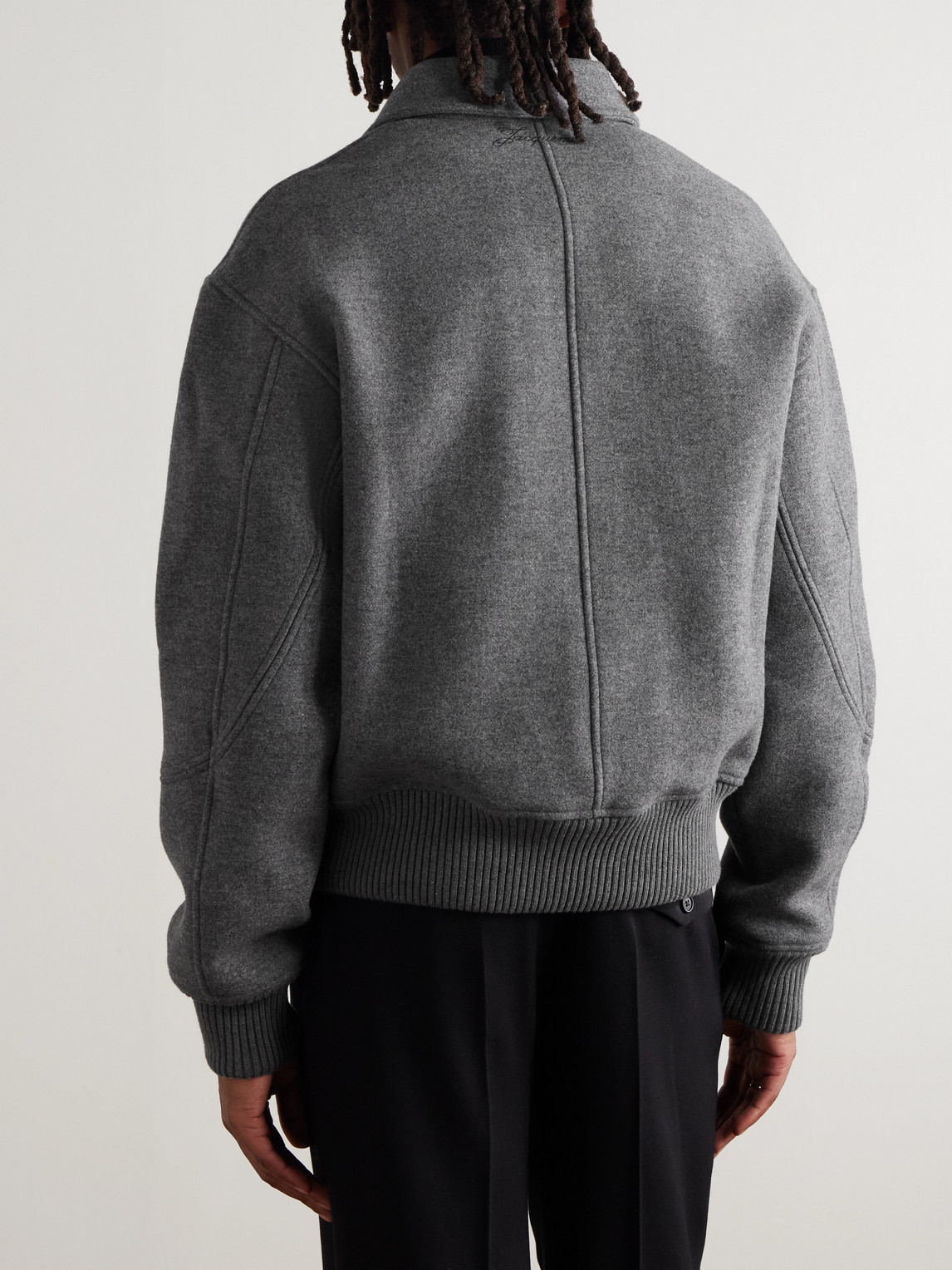 Jacquemus Mens Grey Feltro Pointed-collar Wool Bomber Jacket In Gray