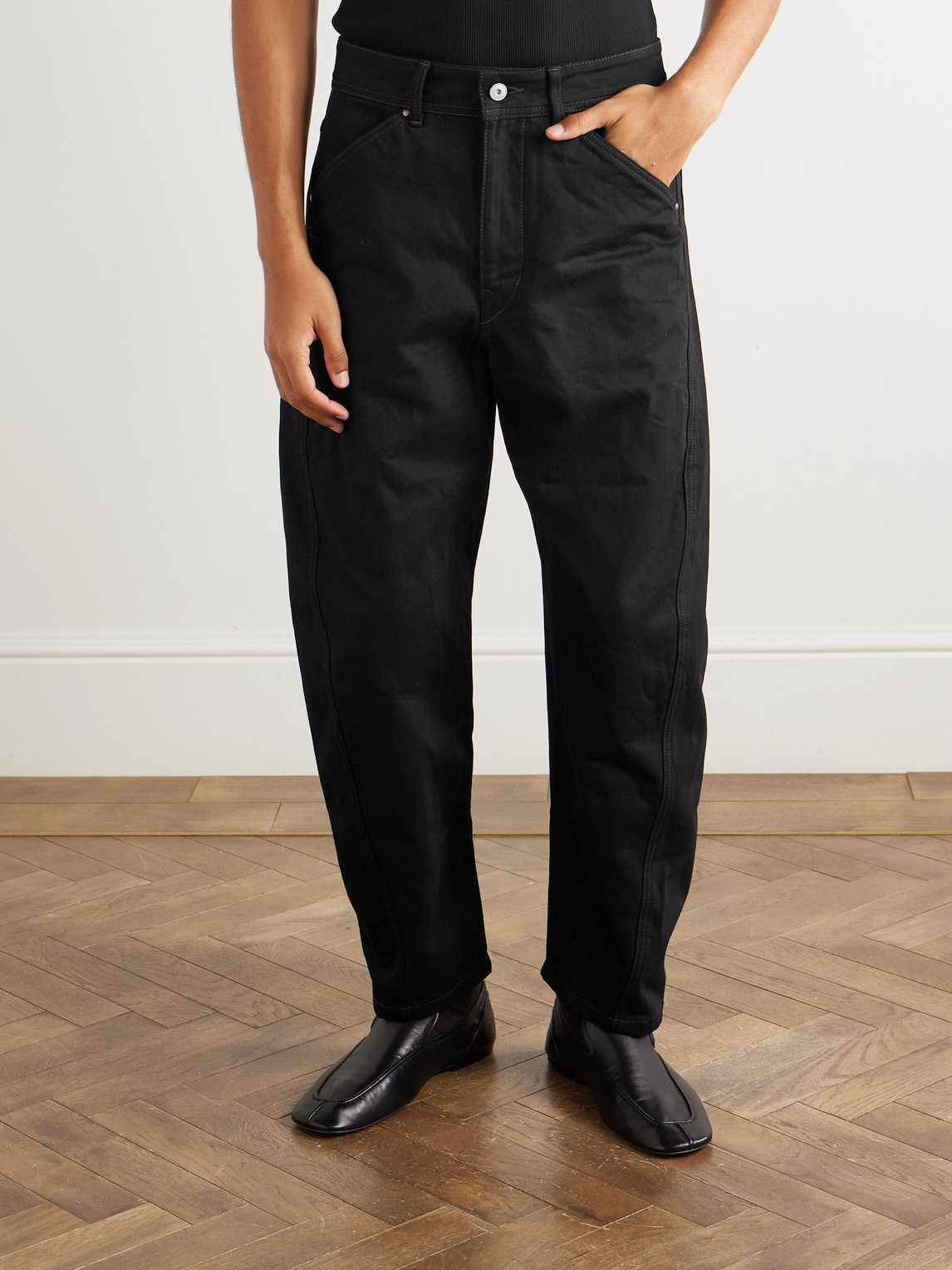 Lemaire Twisted Tapered Jeans In Black