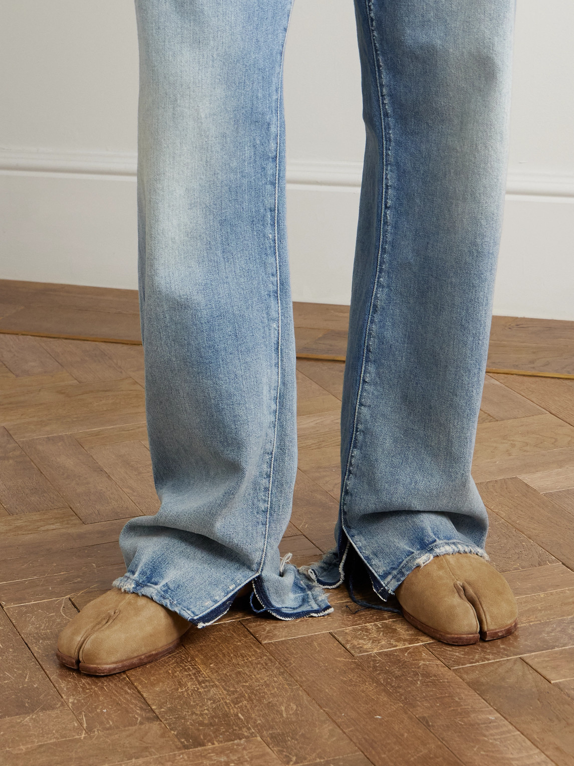 Maison Margiela Tabi Split-toe Collapsible-heel Suede Loafers In Neutral