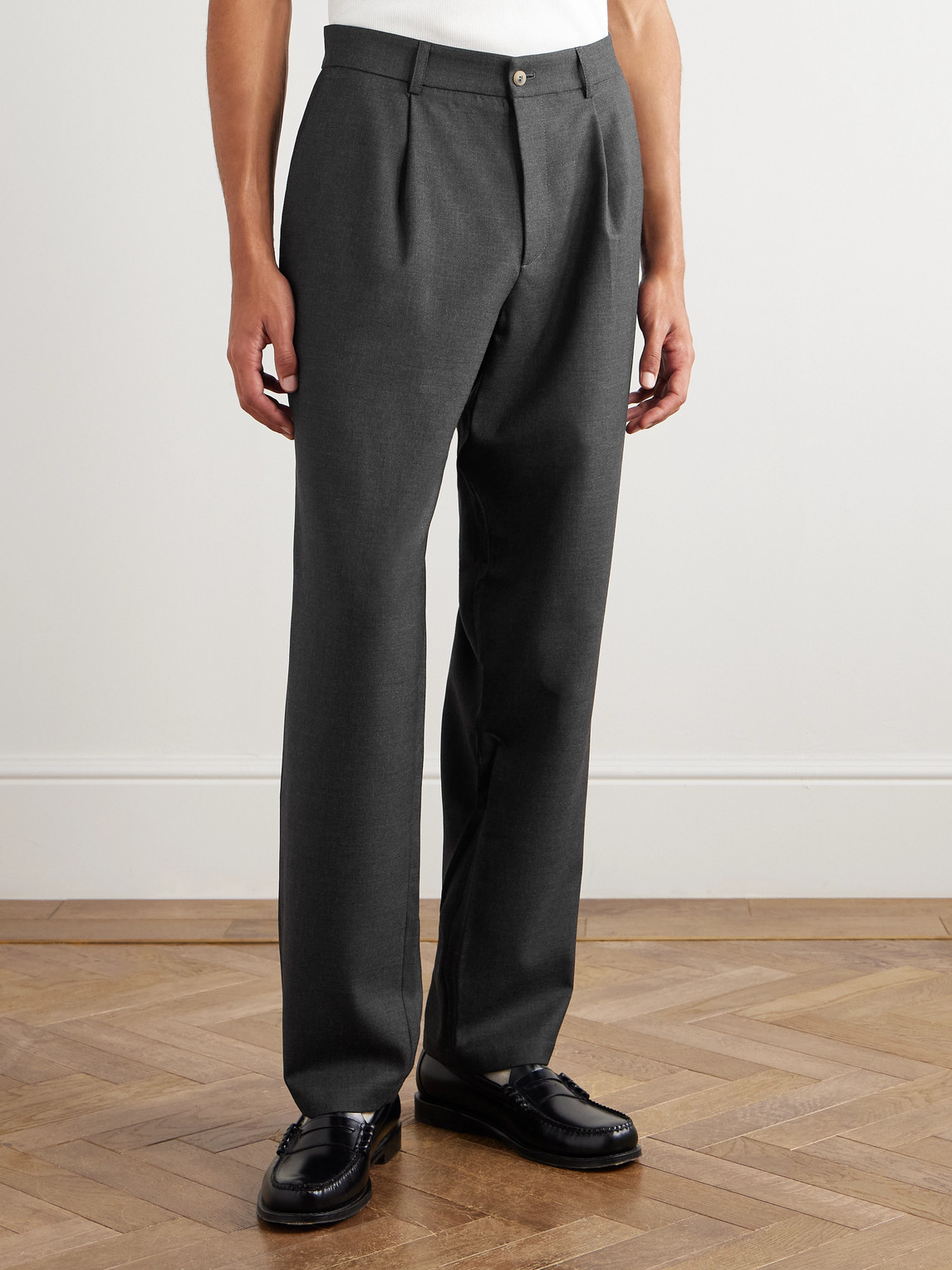 De Bonne Facture Straight-leg Pleated Linen And Wool-blend Suit Trousers In Gray