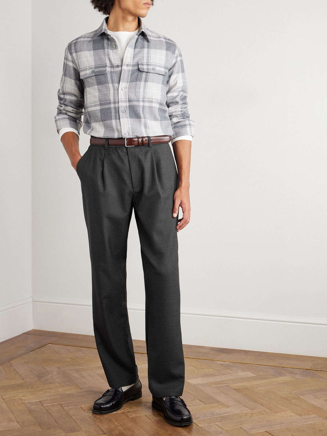 De Bonne Facture Straight-leg Pleated Linen And Wool-blend Suit Trousers In Gray