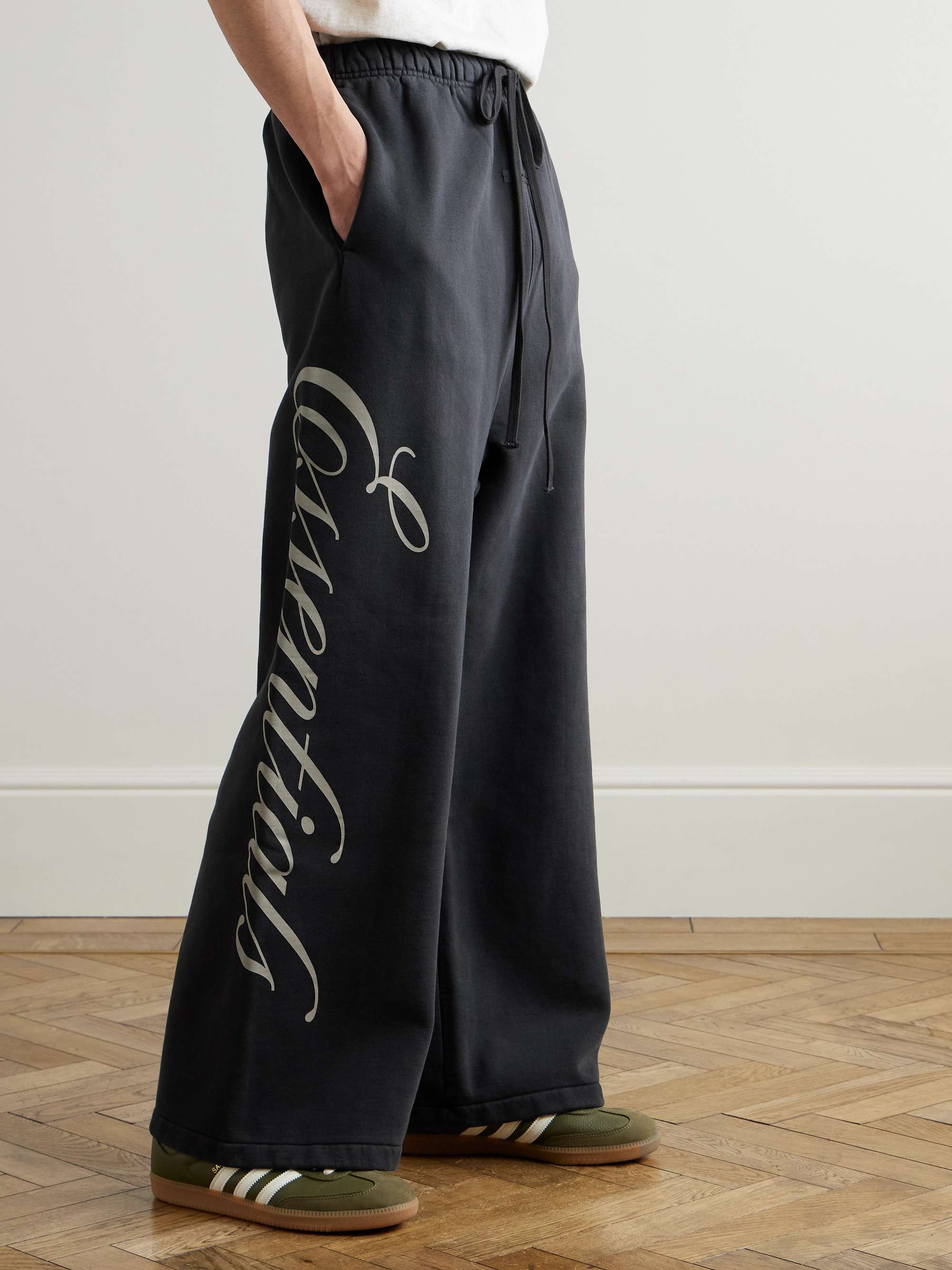 FEAR OF GOD ESSENTIALS 