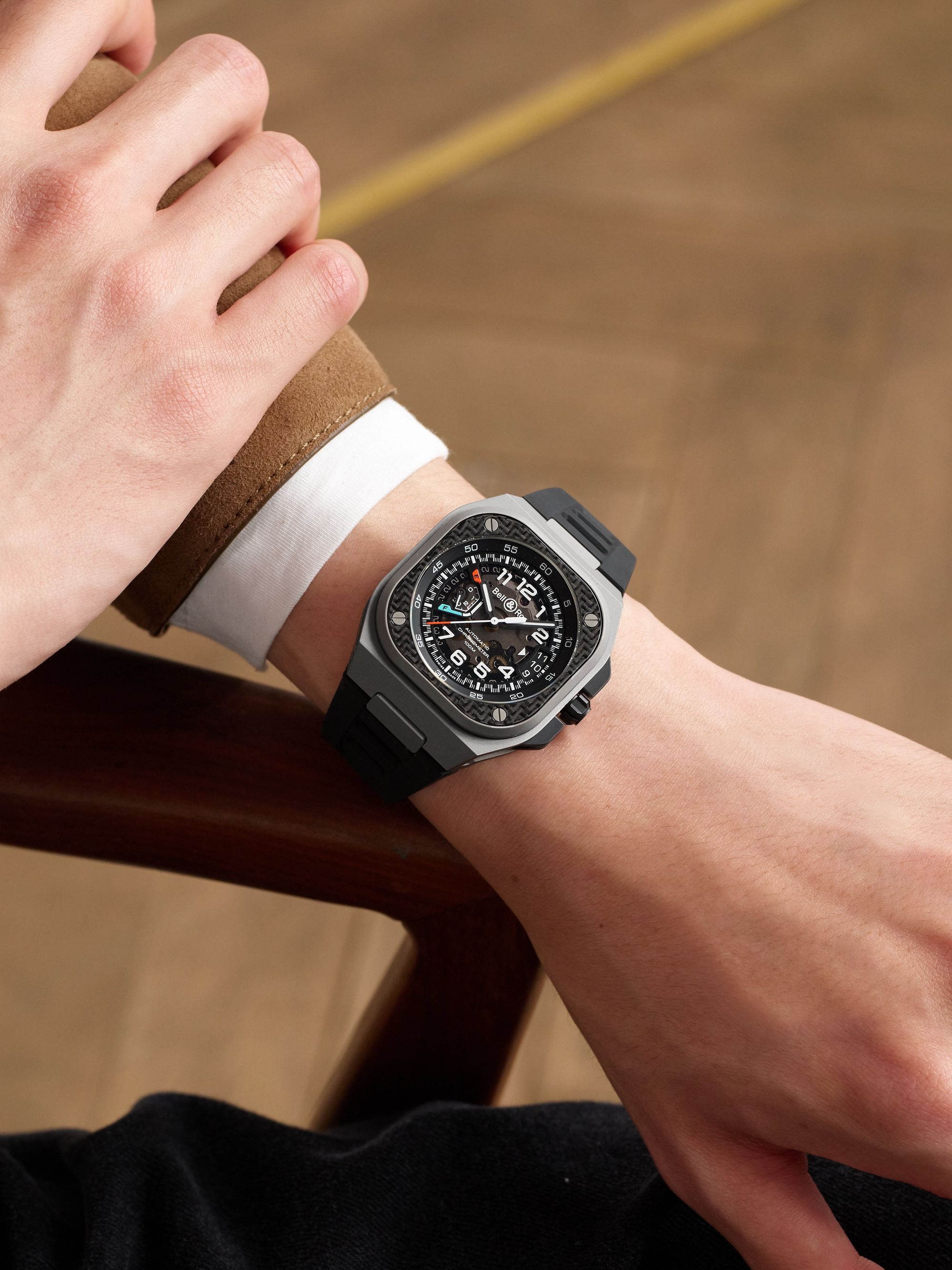 BELL & ROSS 