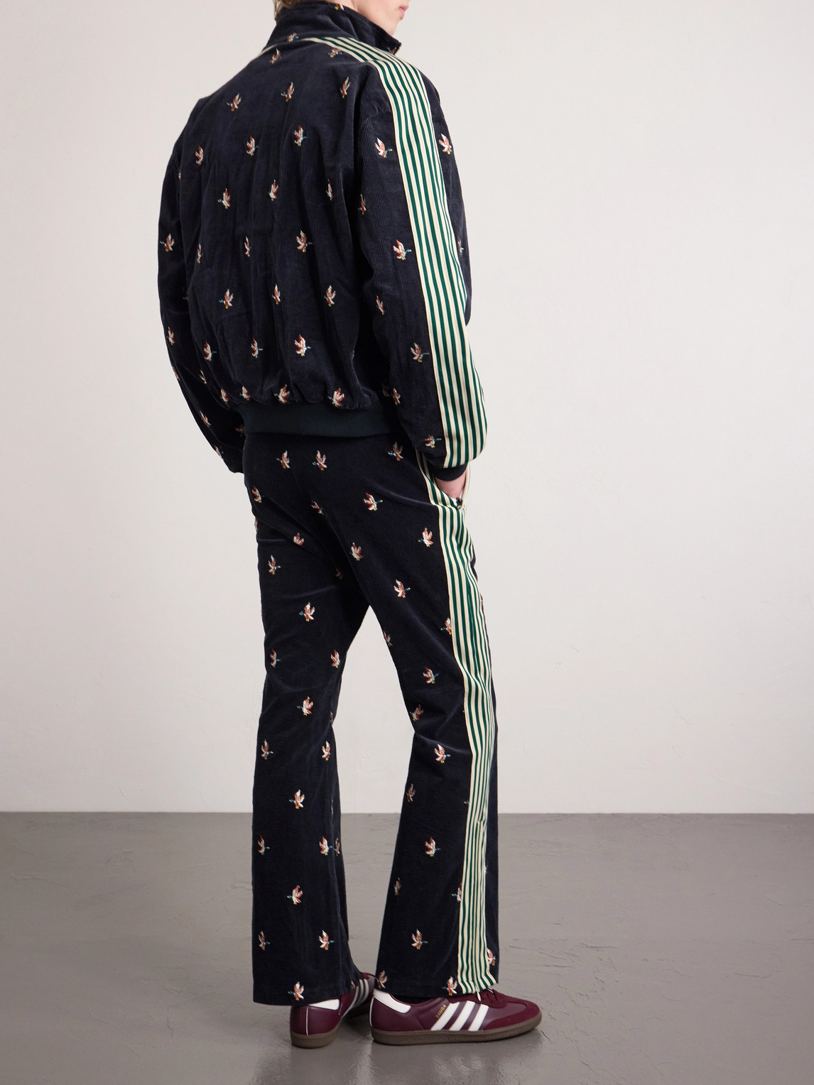  Kapital - Cropped Flared Webbing-trimmed Embroidered Cotton-blend Corduroy Sweatpants - Men - Black - 1 