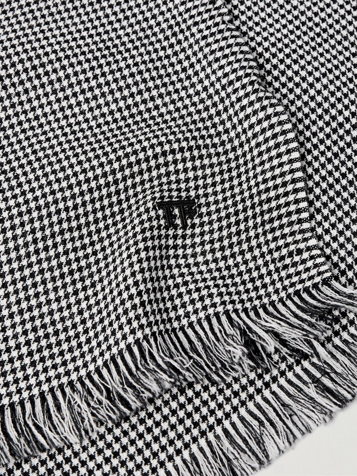 Tom Ford Frayed Puppytooth Wool Scarf In Black