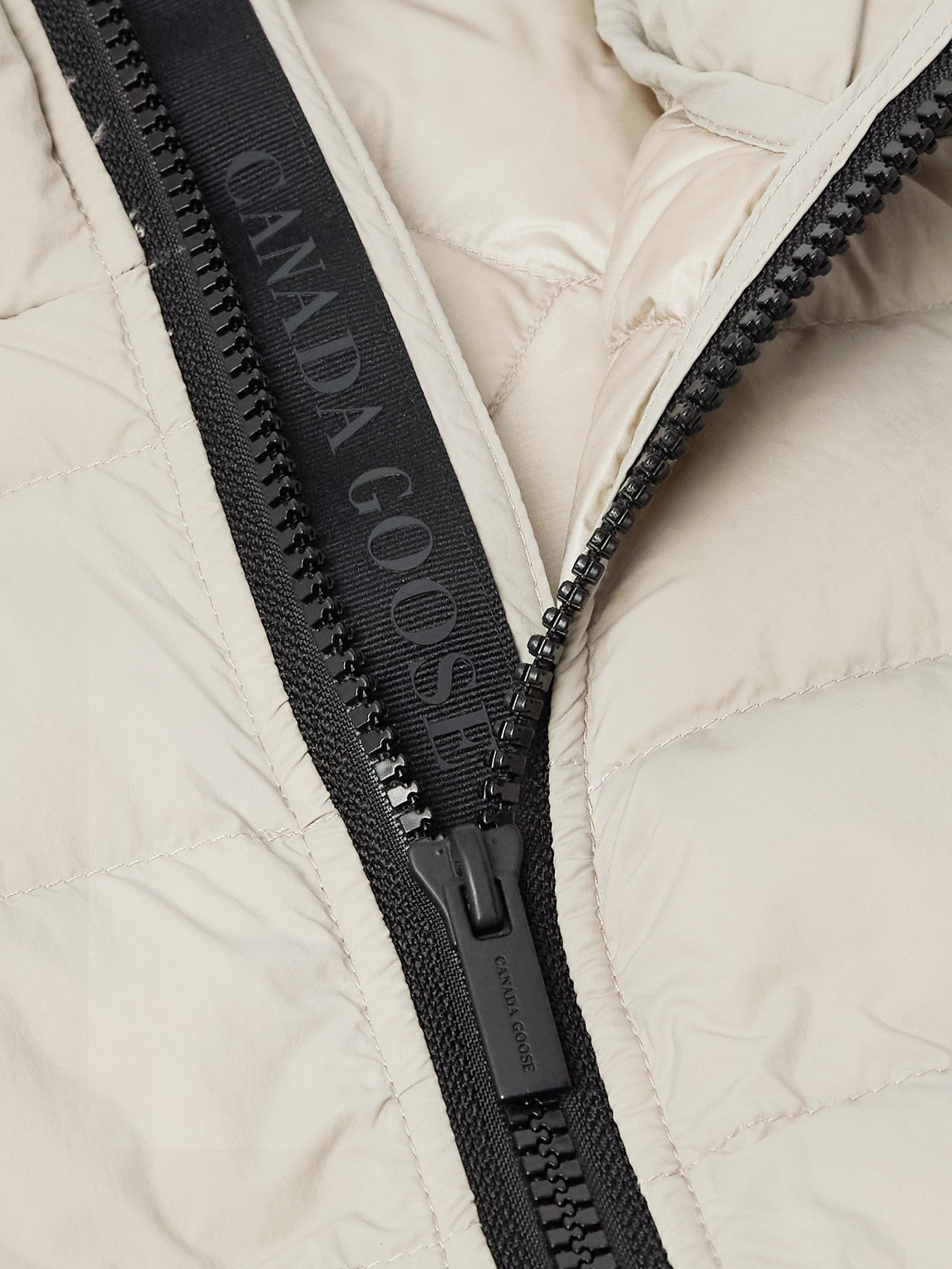 Canada Goose Crofton Logo-appliquéd Quilted Enduraluxe® Hooded Down Jacket In White