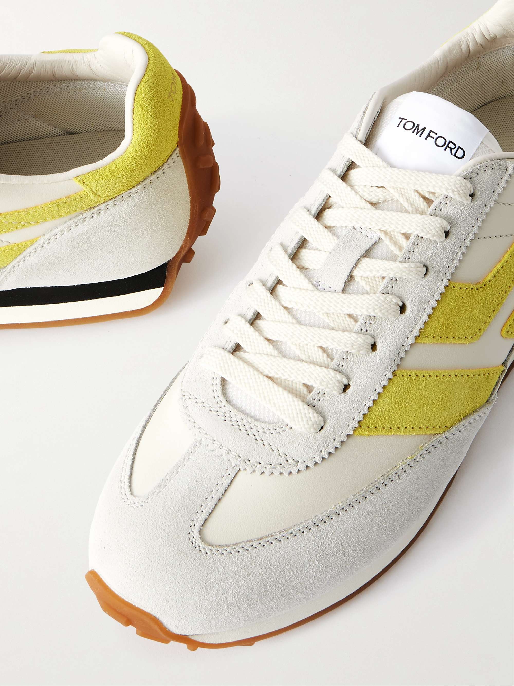 TOM FORD 
