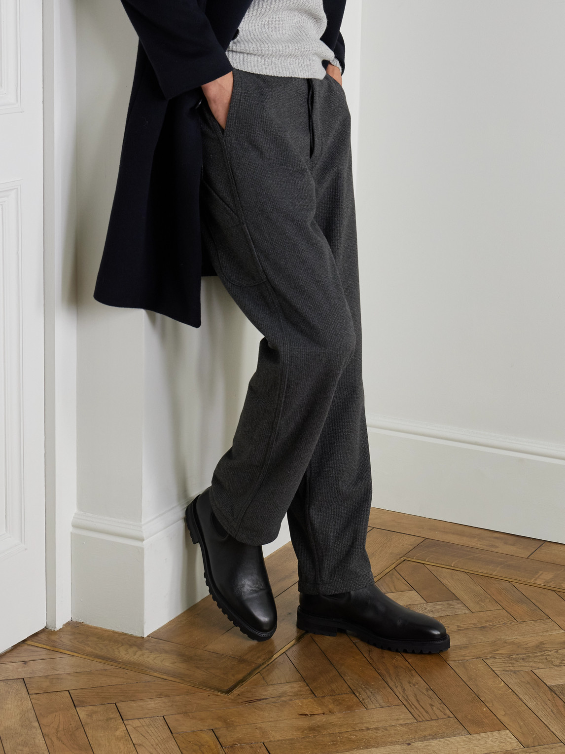 Majordome M11 Cross-grain Leather Chelsea Boots In Black