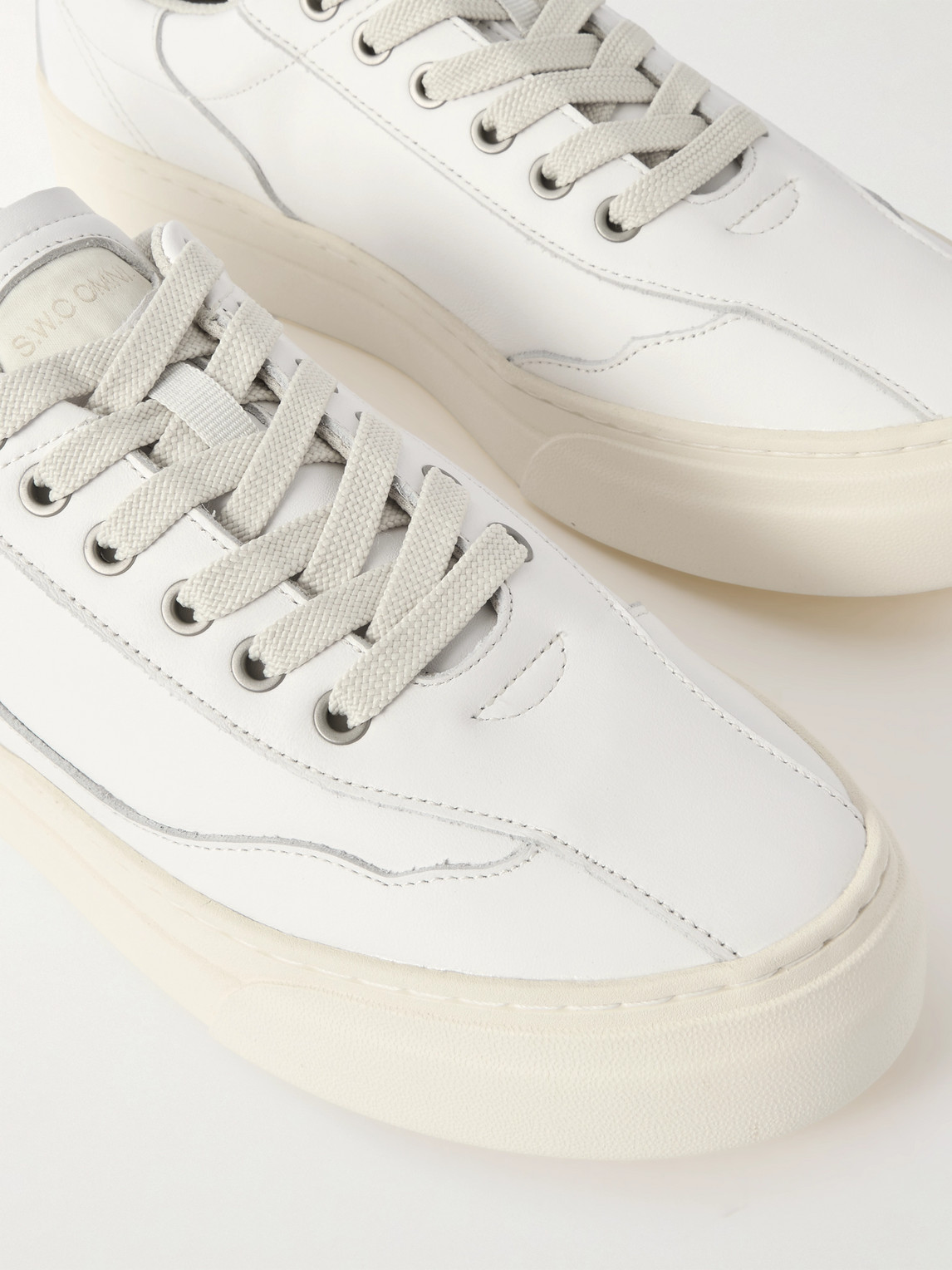 Omni Dellow Leather Sneakers In White