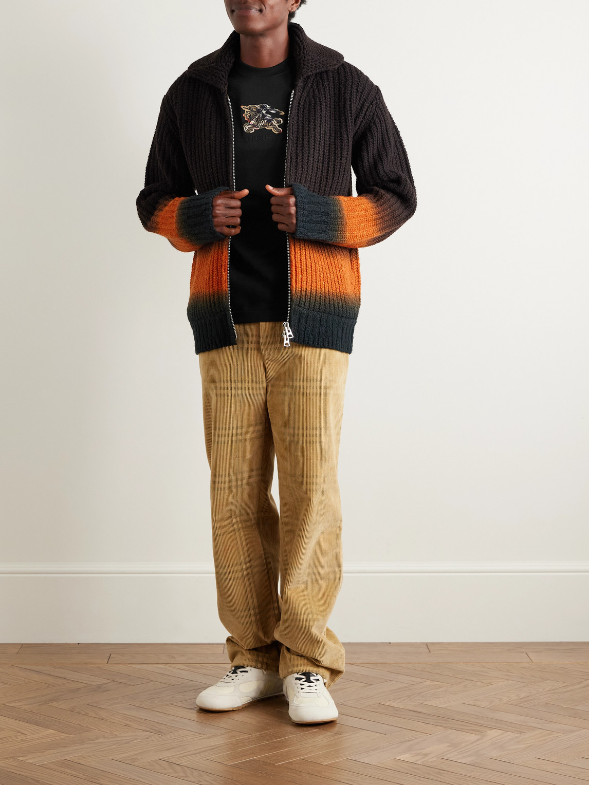 Burberry Graphic Print Crew Neck Short Sleeve T Shirt In Black