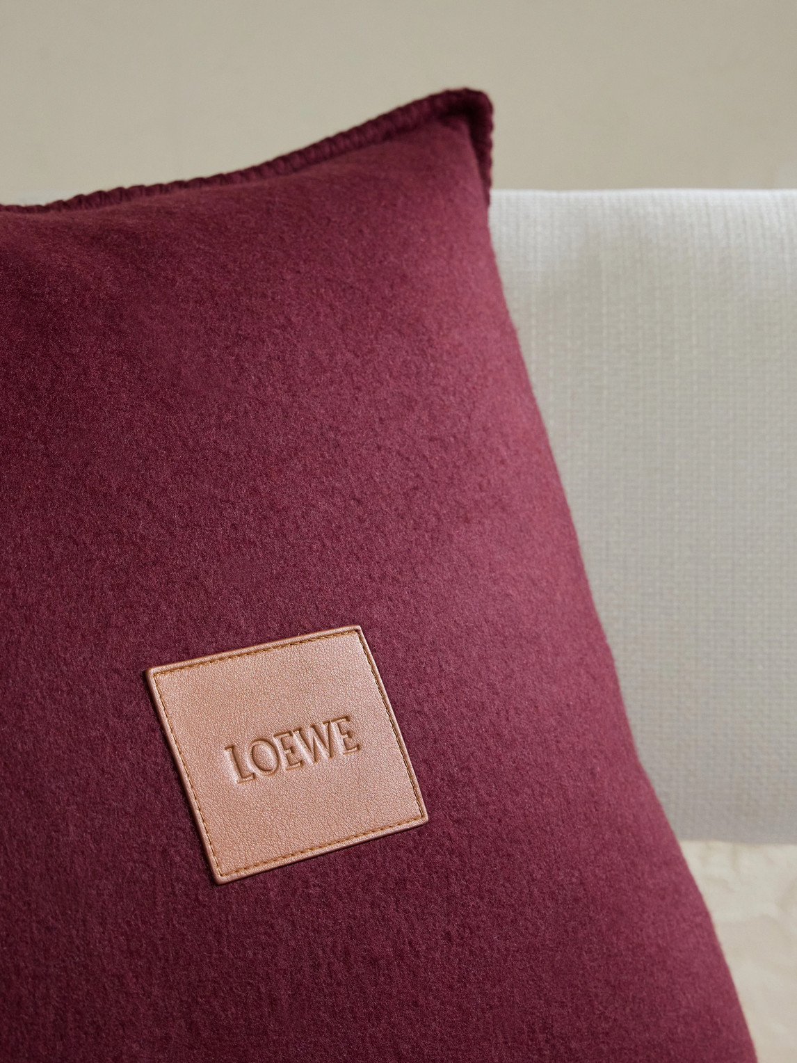 Loewe Anagram Wool And Cashmere-blend Jacquard Cushion In Burgundy