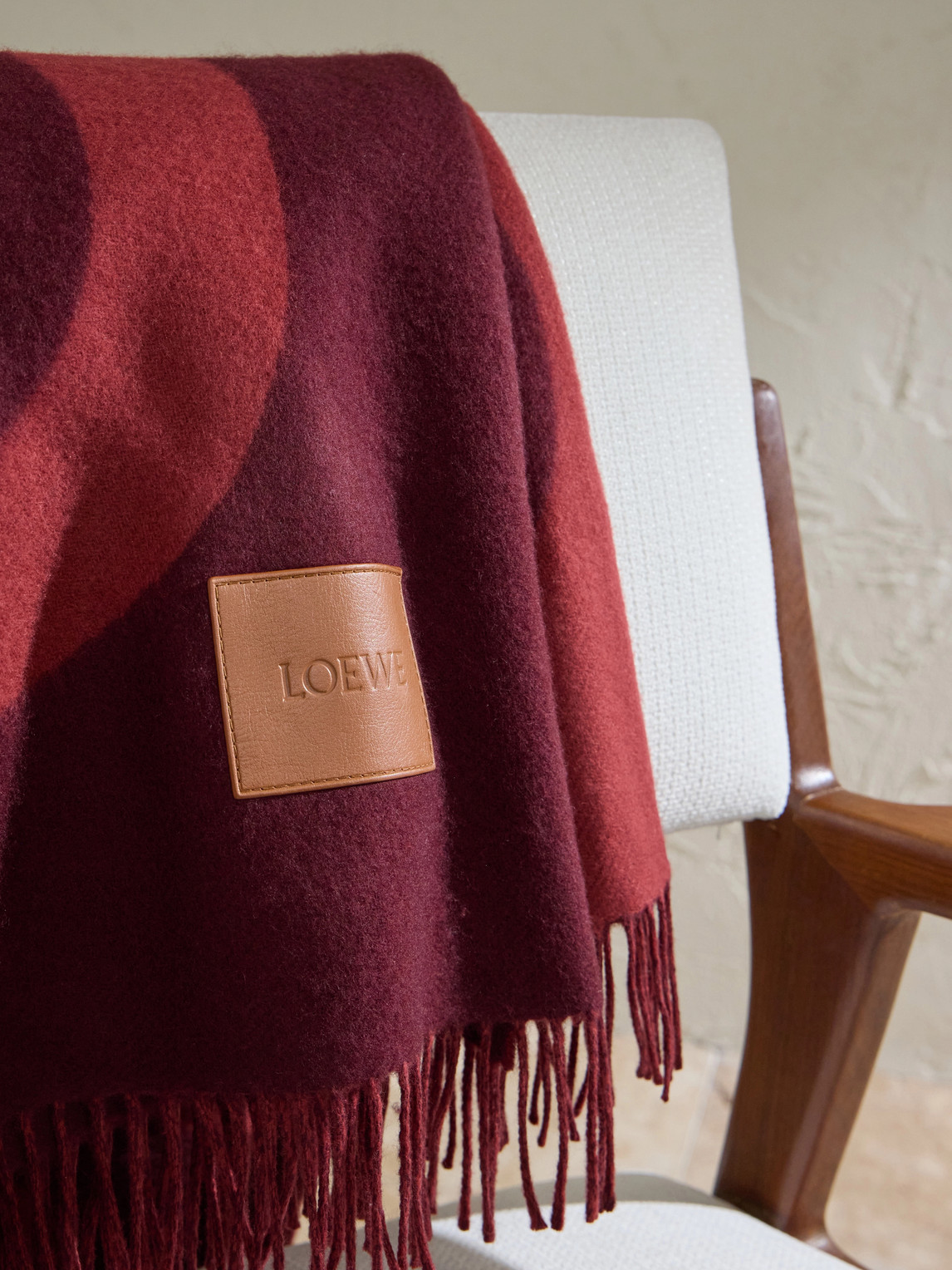  Loewe - Anagram Leather-appliquéd Fringed Logo-jacquard Wool And Cashmere-blend Blanket - Men - Burgundy 