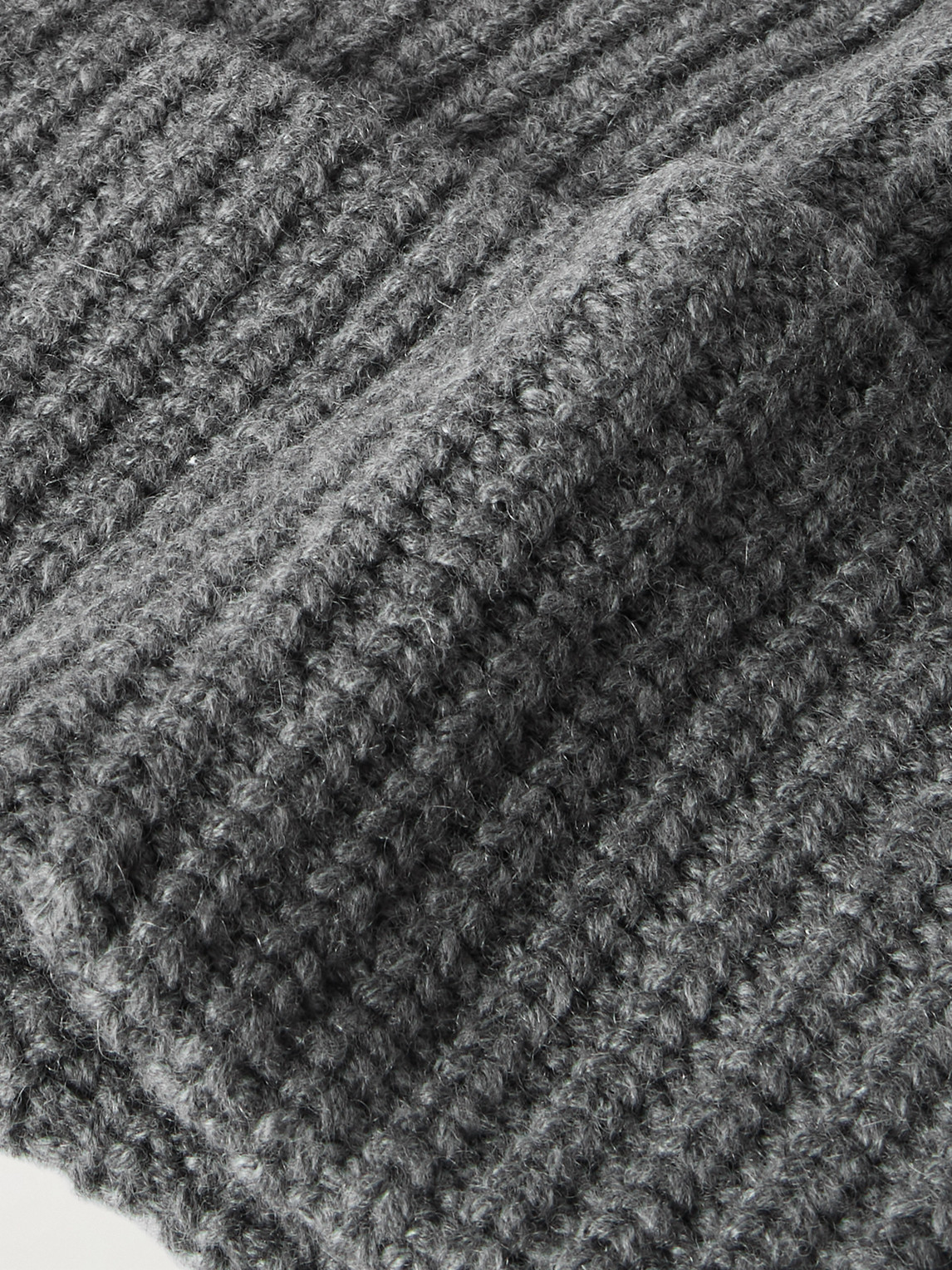 Brunello Cucinelli Ribbed Cashmere Beanie In Gray