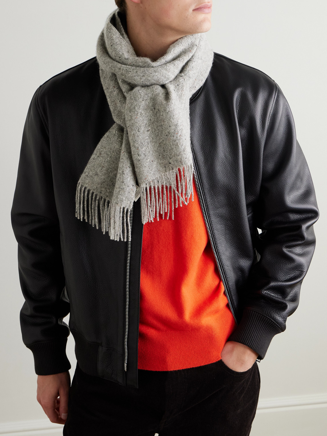 Johnstons Of Elgin Lofty Fringed Cashmere-herringbone Scarf In Gray