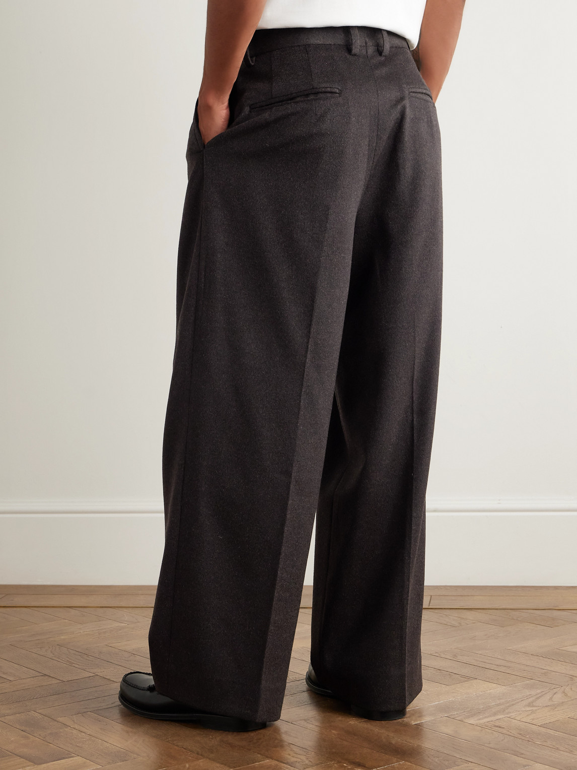 Ssstein Wide-leg Pleated Cashmere Trousers In Black