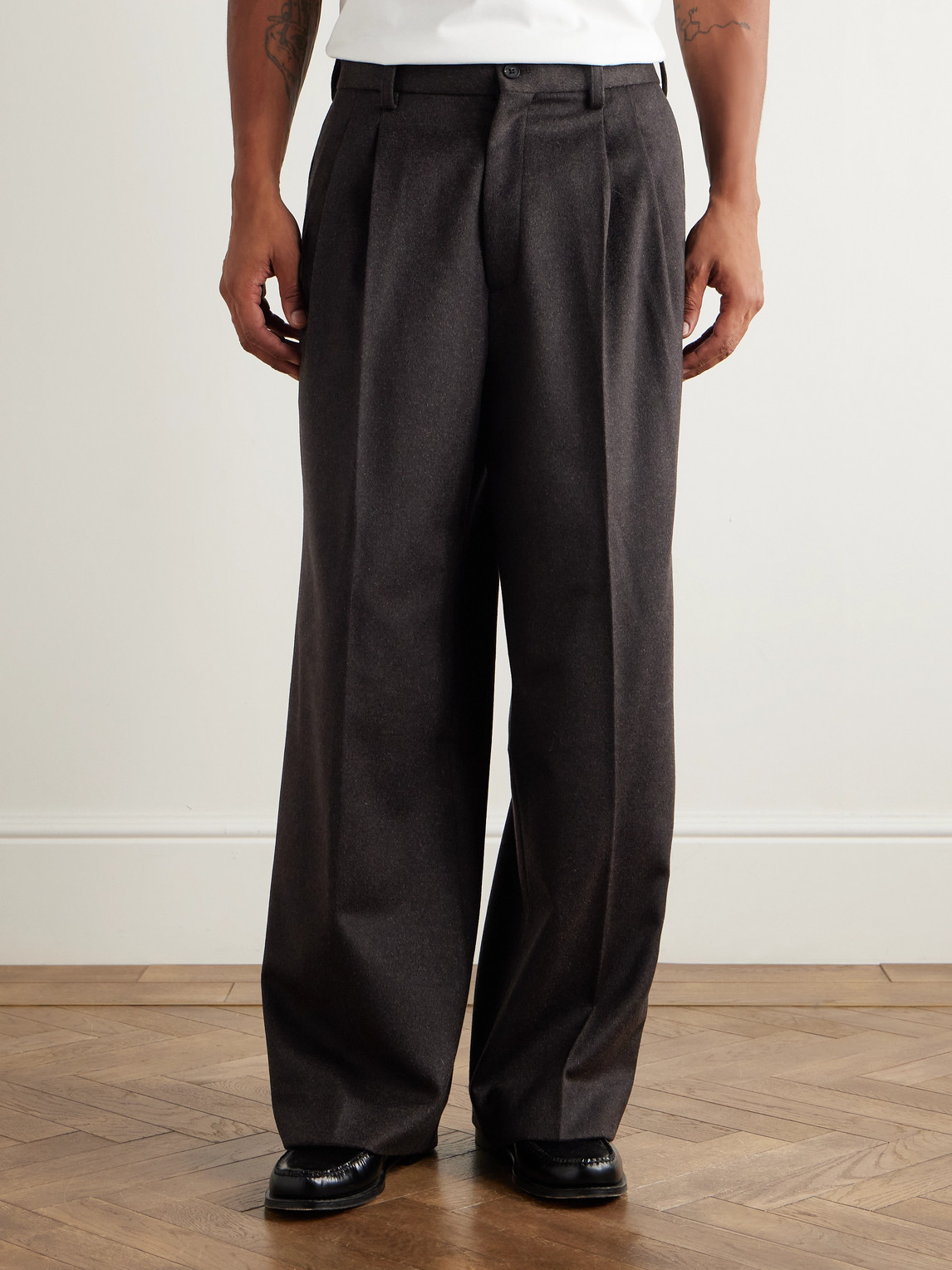 Ssstein Wide-leg Pleated Cashmere Trousers In Black