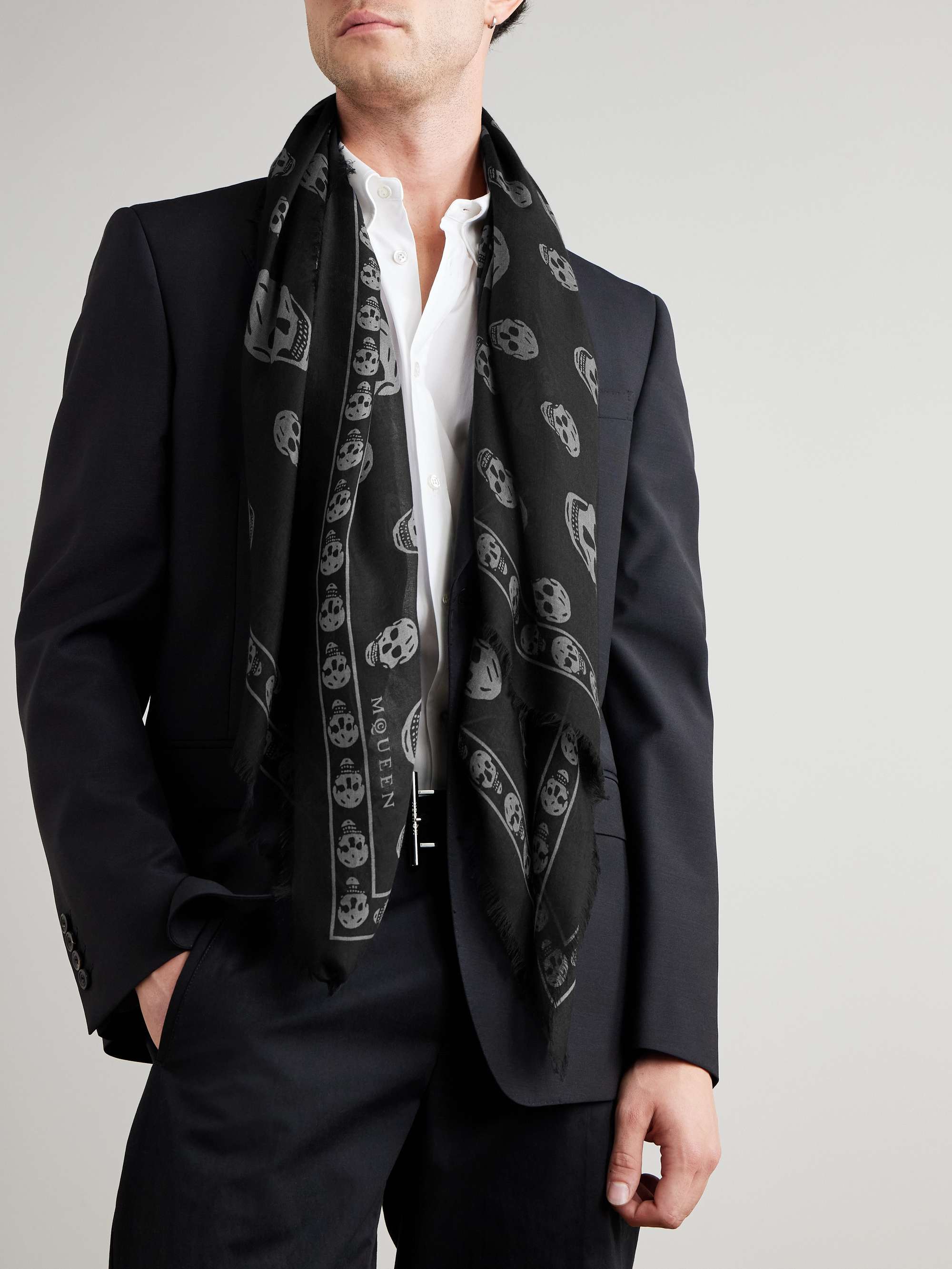 Alexander McQUEEN マフラー MCQUEEN Fringed Printed Modal and Silk-Blend Scarf for Men