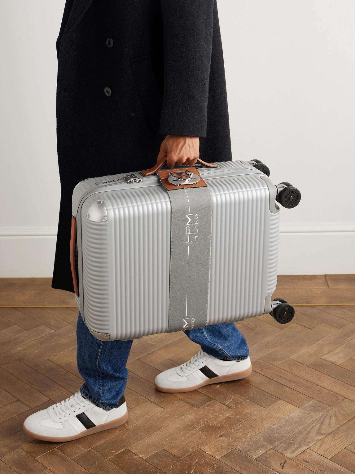 Fpm Milano Bank Zip Deluxe M 55cm Leather-trimmed Polycarbonate Spinner Carry-on Suitcase In Gray