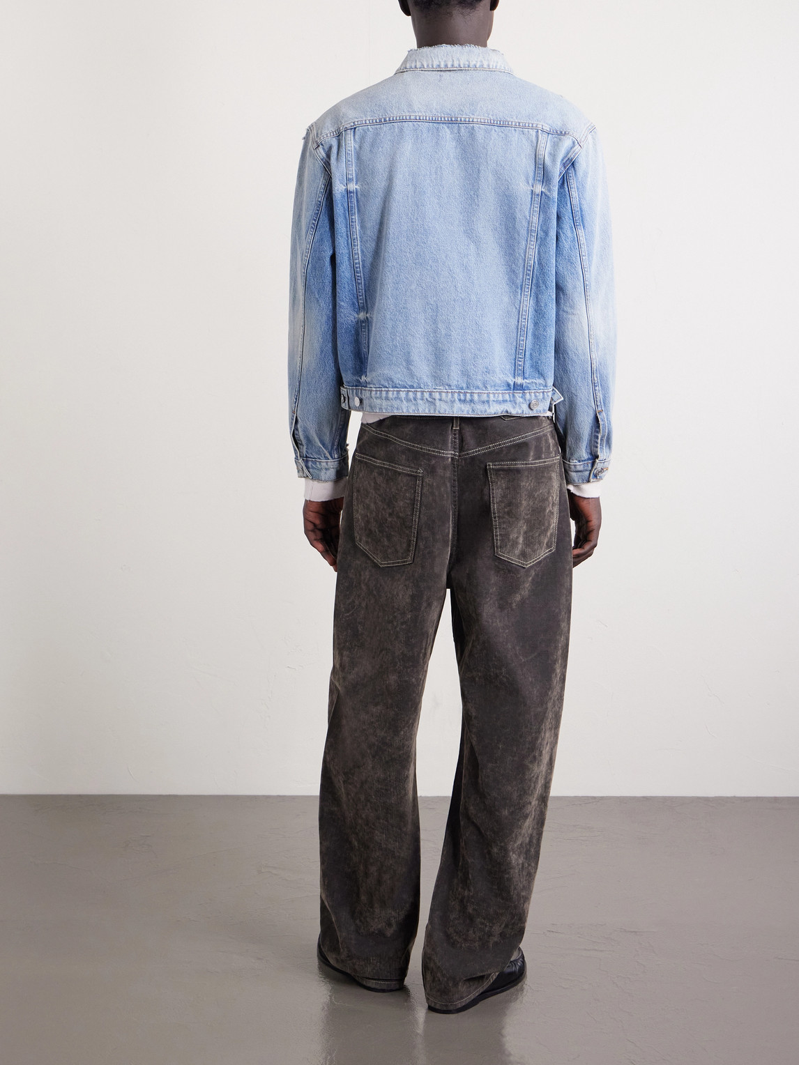 Frame Distressed Denim Jacket In Blue