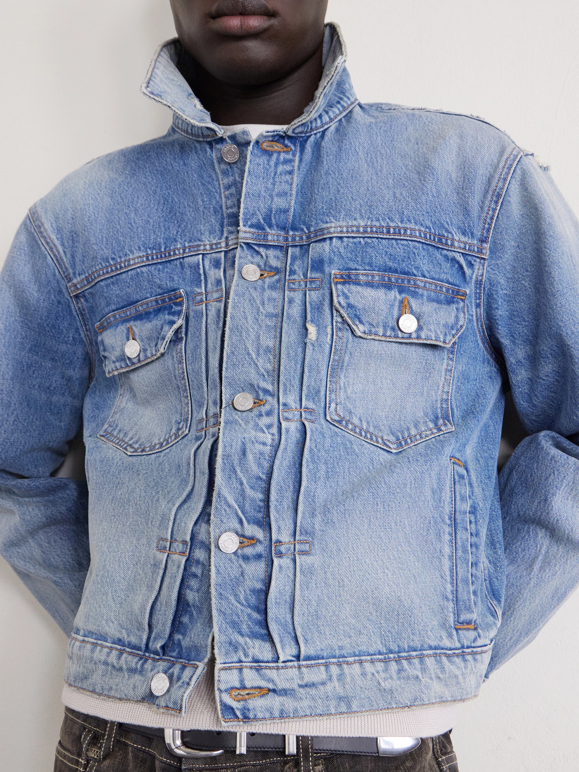 Frame Distressed Denim Jacket In Blue
