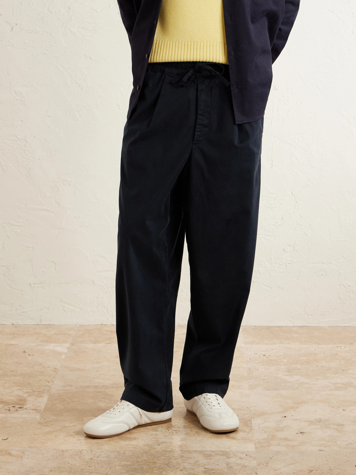  Officine Générale - Peterson Tapered Pleated Cotton-blend Twill Drawstring Trousers - Men - Black - It 46 