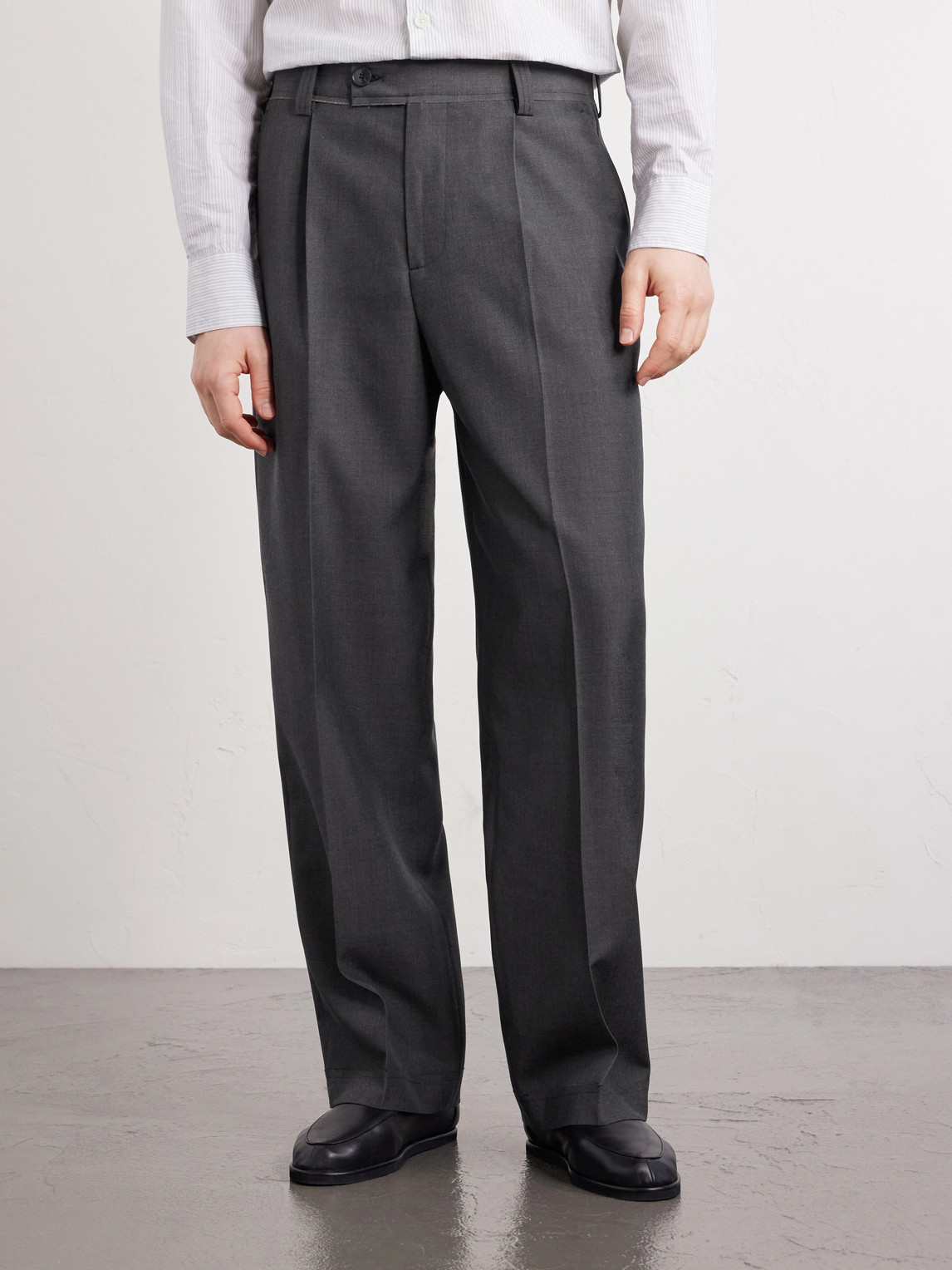  Mfpen - Straight-leg Pleated Wool Trousers - Men - Gray - S 
