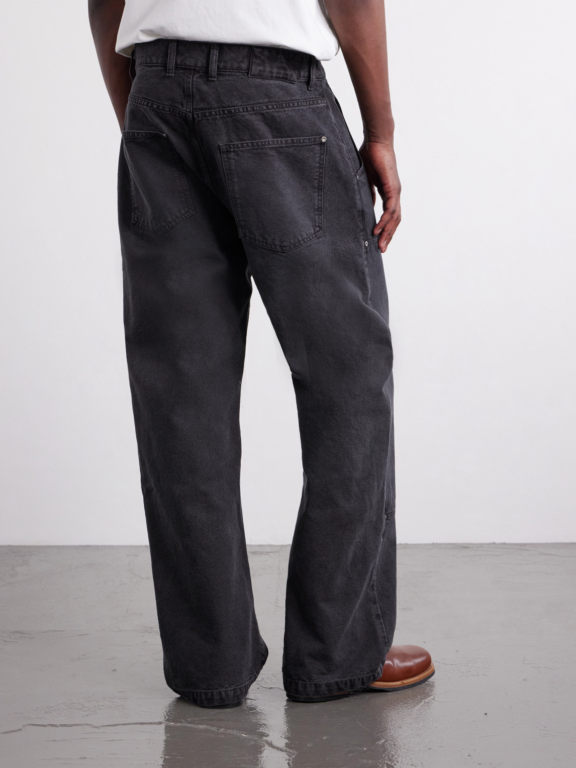 Wide-Leg Jeans