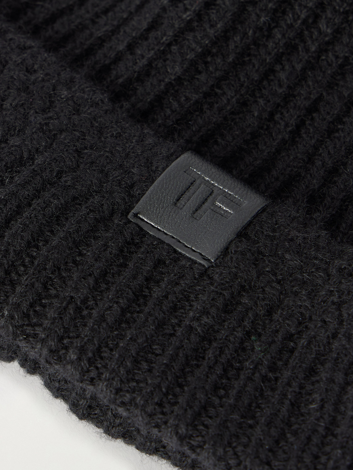 Tom Ford Ribbed Cashmere Beanie In Black