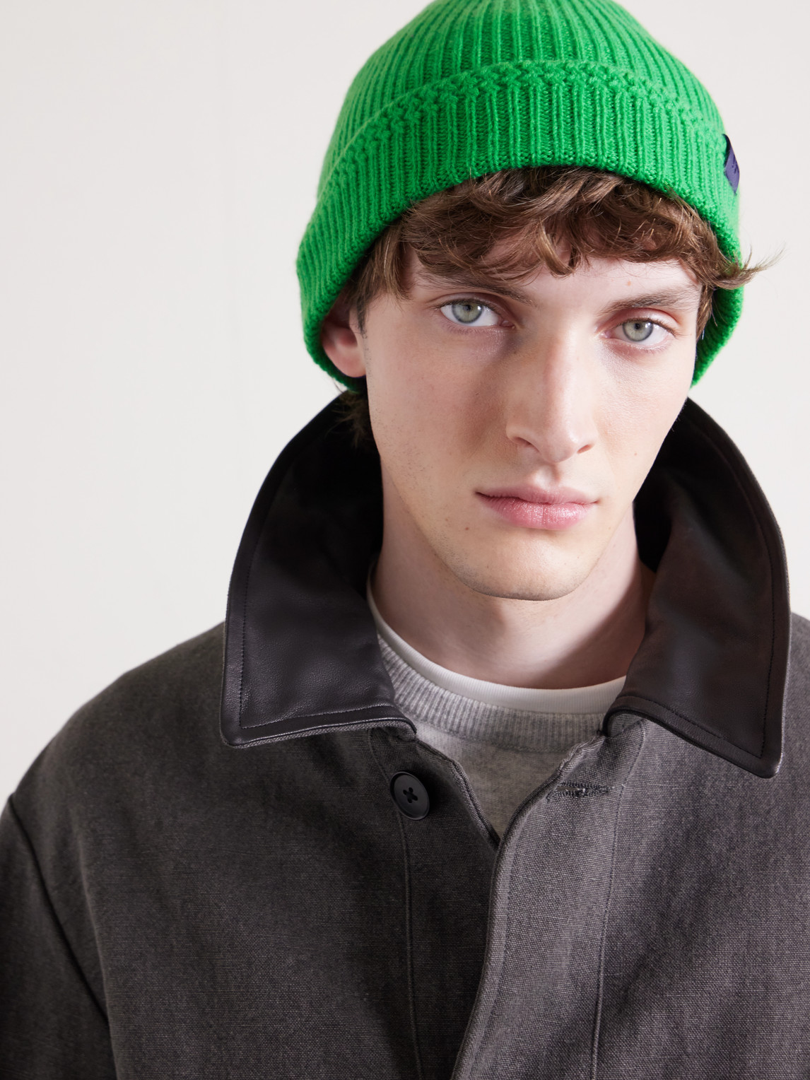 Tom Ford Ribbed Cashmere Beanie In Green