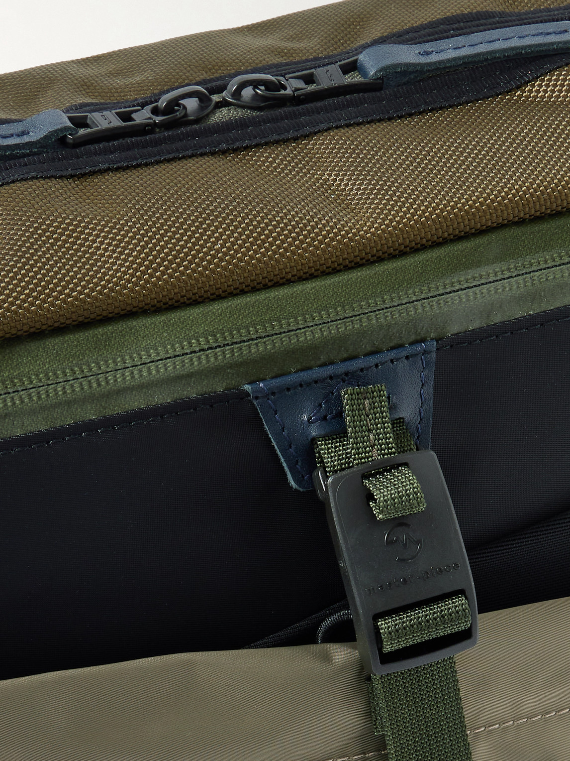  Master-piece - Scramble Shell And Nylon Oxford Messenger Bag - Men - Green 