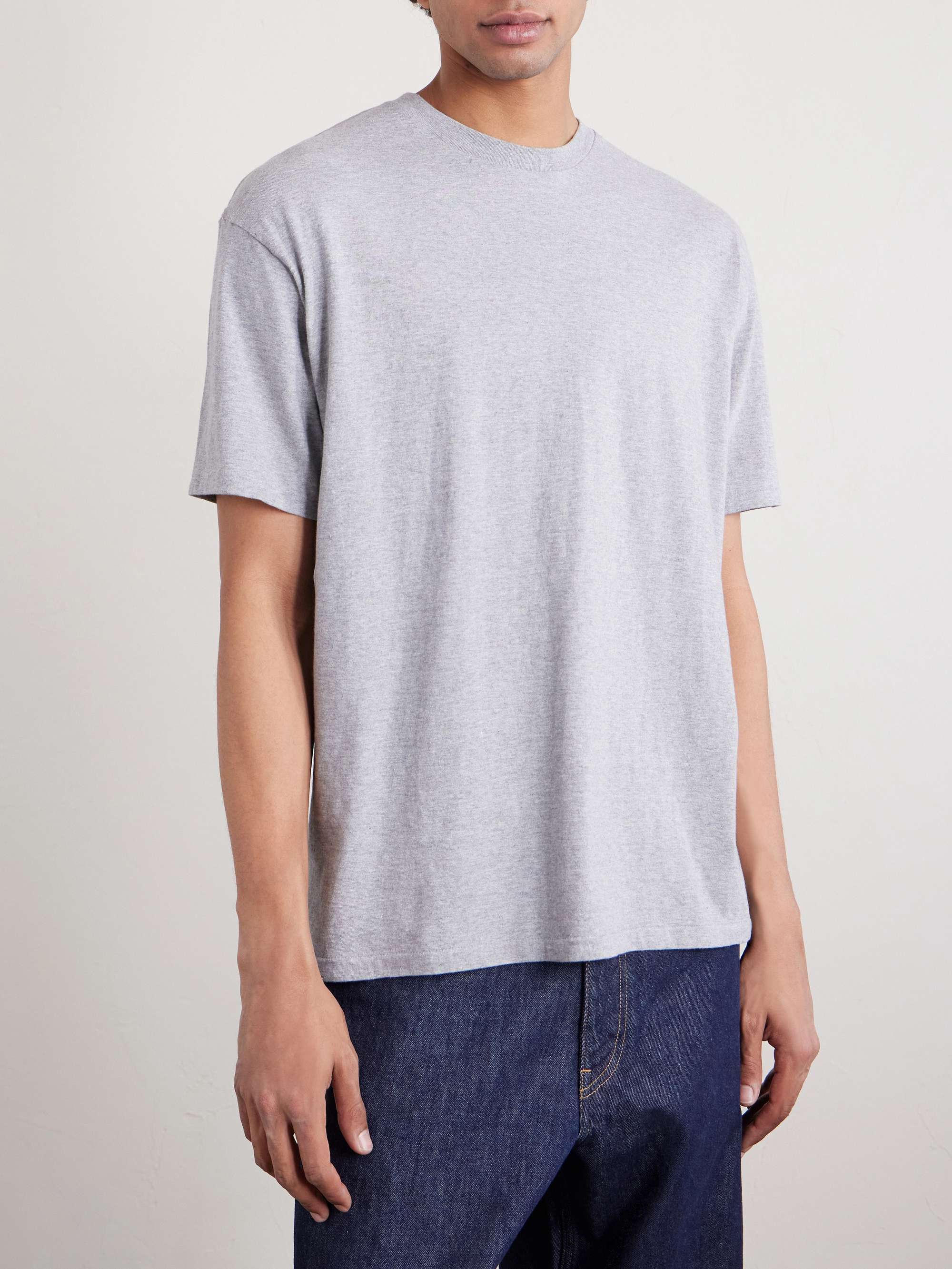 AURALEE تي شيرت من قطن الجيرسي