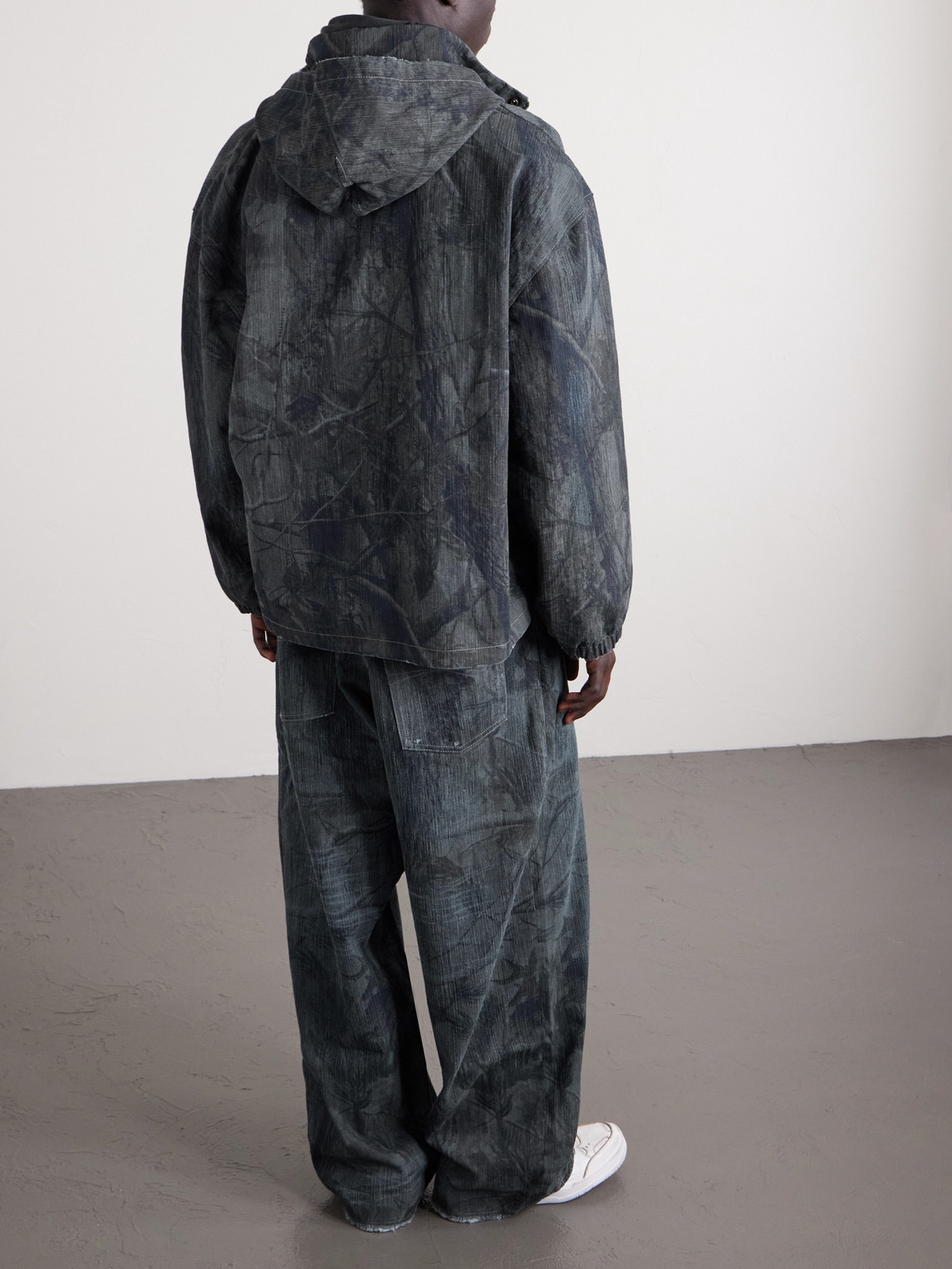  Balenciaga - Logo-embroidered Distressed Printed Denim Hooded Jacket - Men - Blue - M 