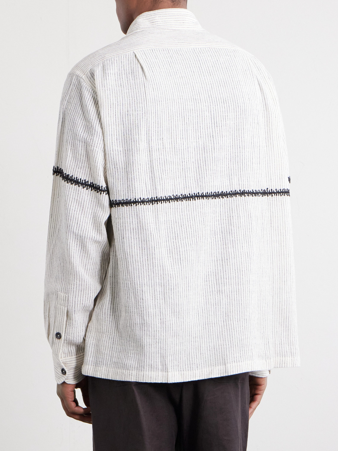  Kartik Research - Rabari Embroidered Pinstriped Shirt - Men - White - S 