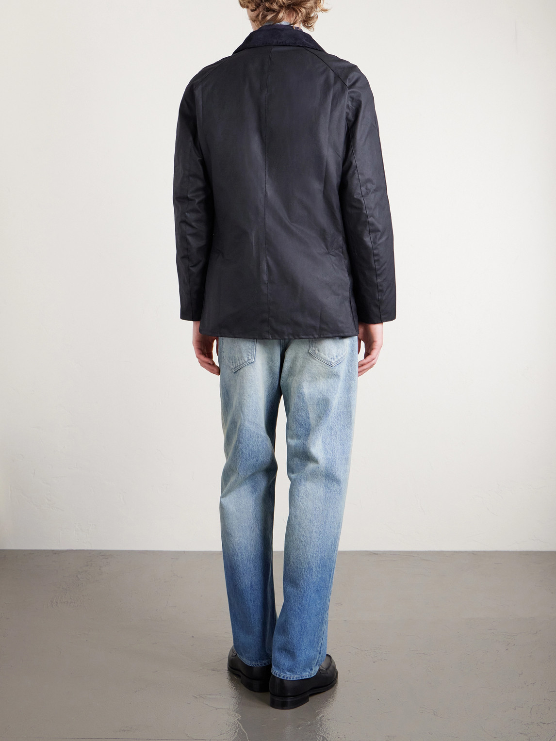 https://www.mrporter.com/variants/images/46376663162978481/bk/w1000.jpg