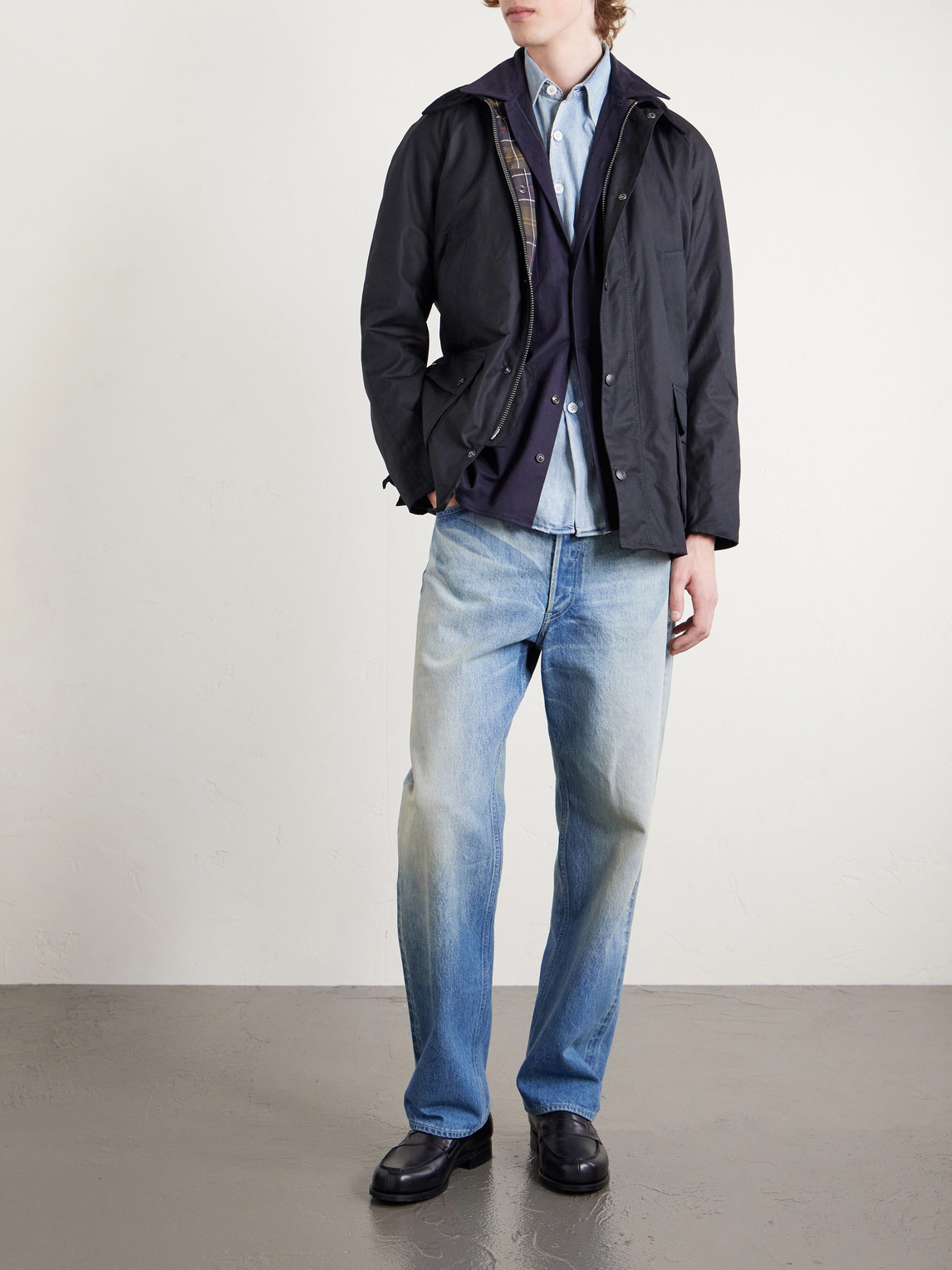https://www.mrporter.com/variants/images/46376663162978481/ou/w1000.jpg