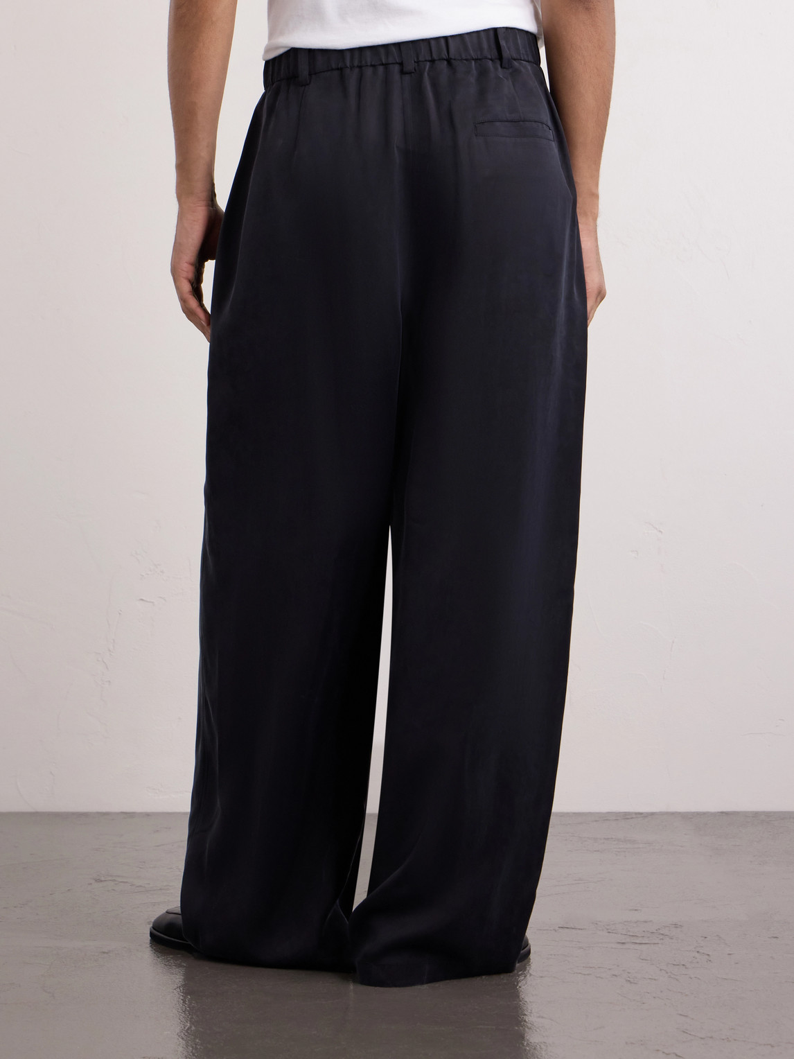  Amomento - Wide-leg Pleated Satin Trousers - Men - Black - M 