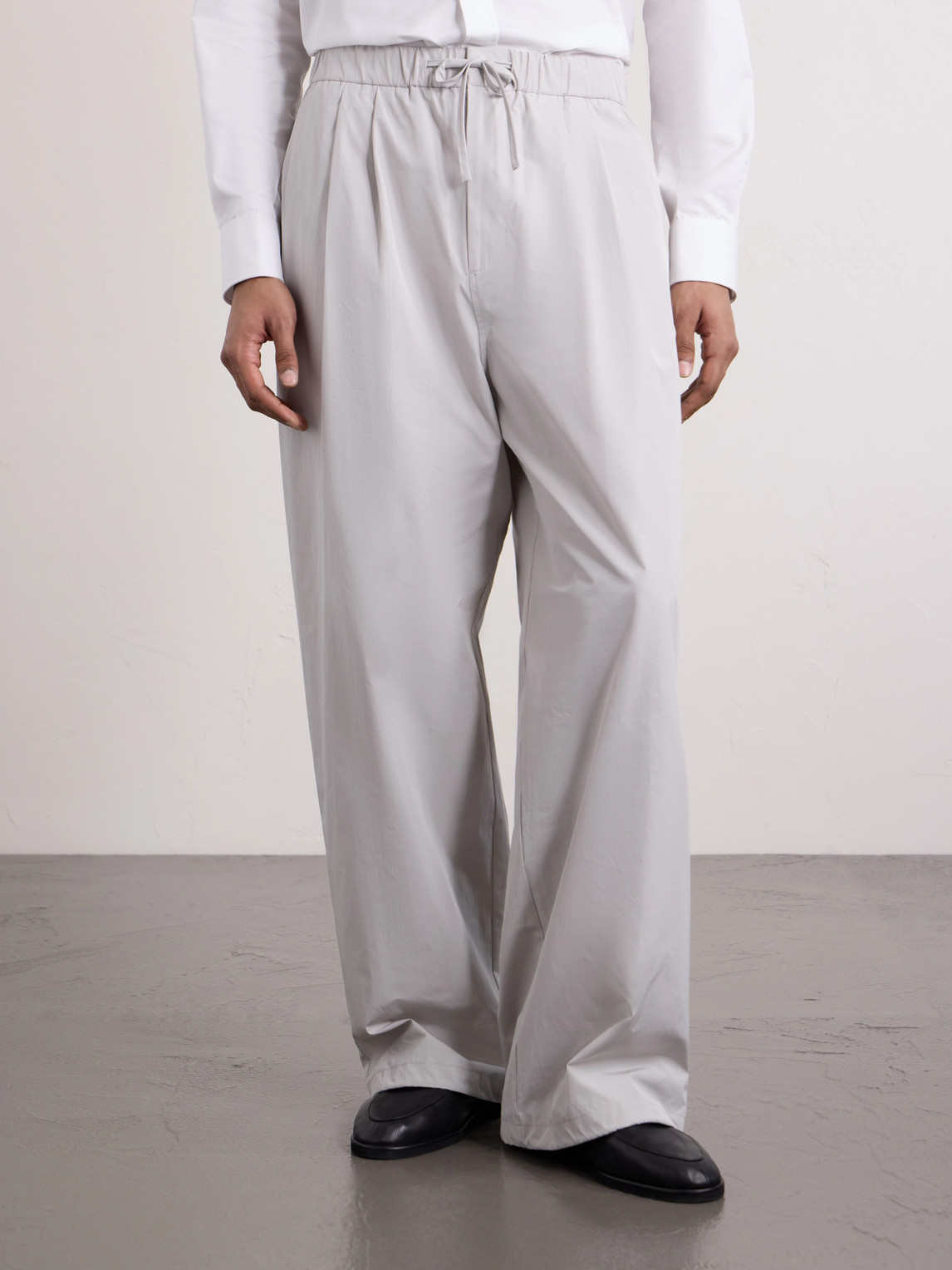  Amomento - Drawstring Straight-leg Woven Trousers - Men - Gray - M 