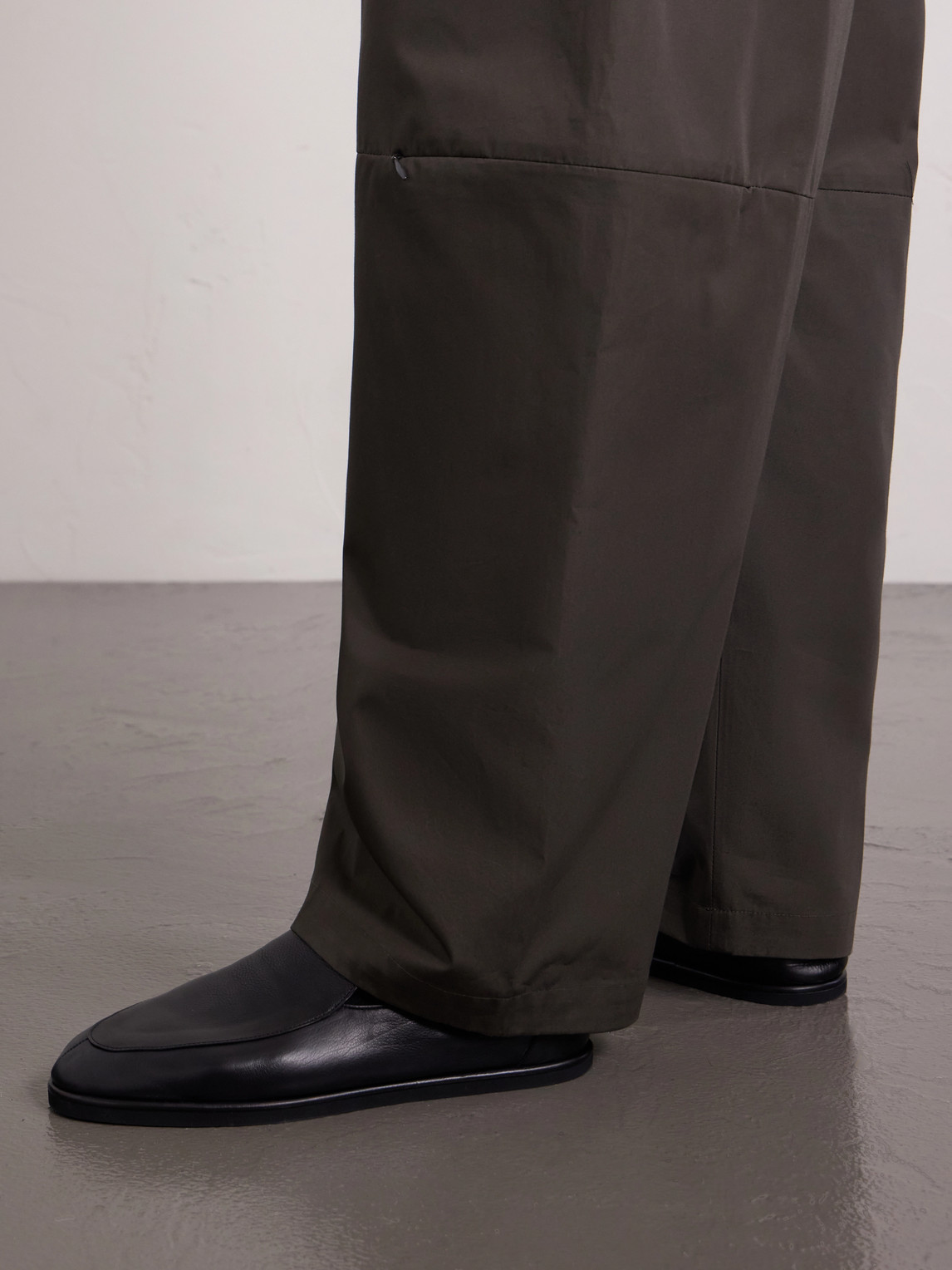 Barrel-Leg Cotton Trousers
