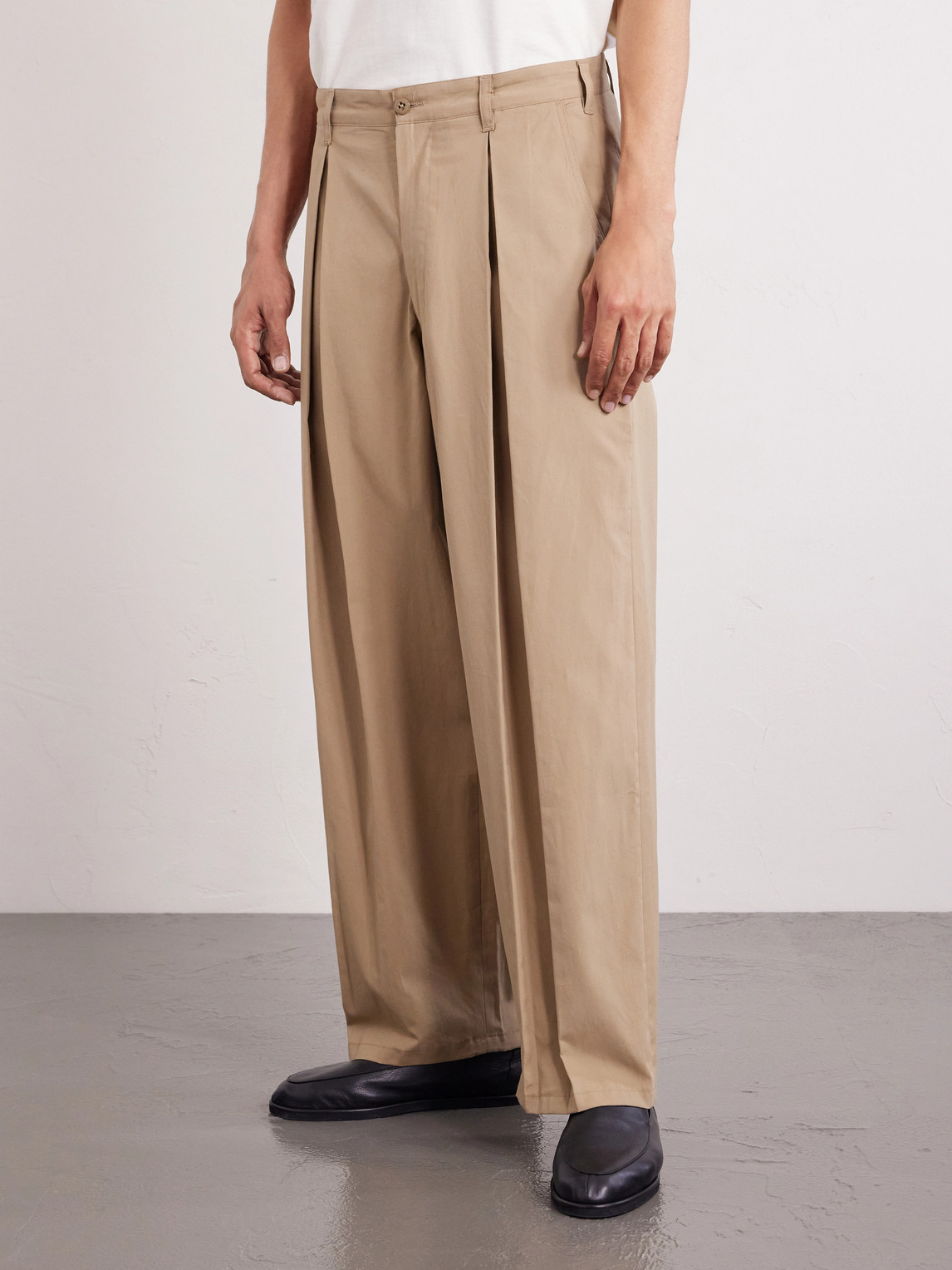 Ekusy Wide-Leg Cropped Pleated Cotton Trousers