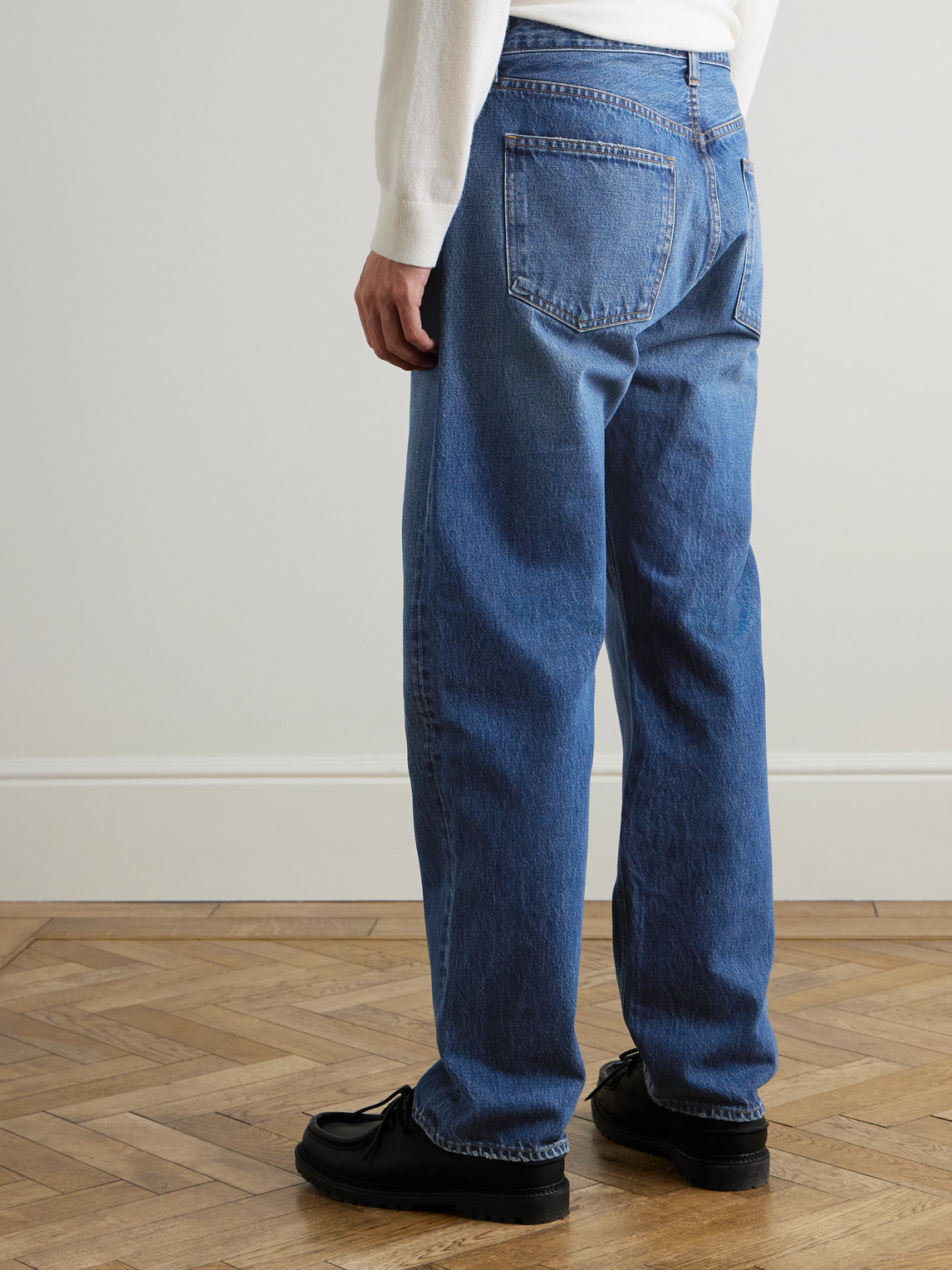 90'S Straight-Leg Jeans