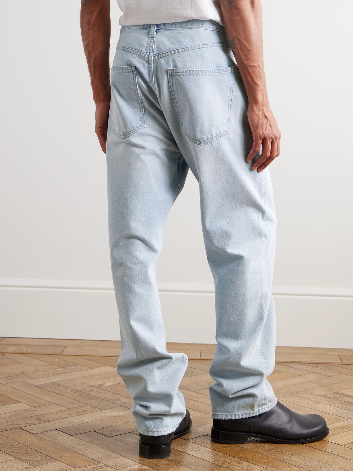 90'S Straight-Leg Jeans